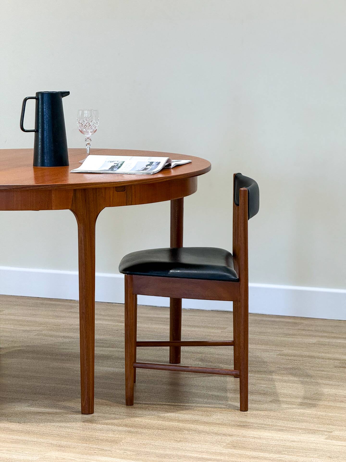 McIntosh Dunvegan Teak Dining Set – Round Extending Table & 4 Chairs (1960s