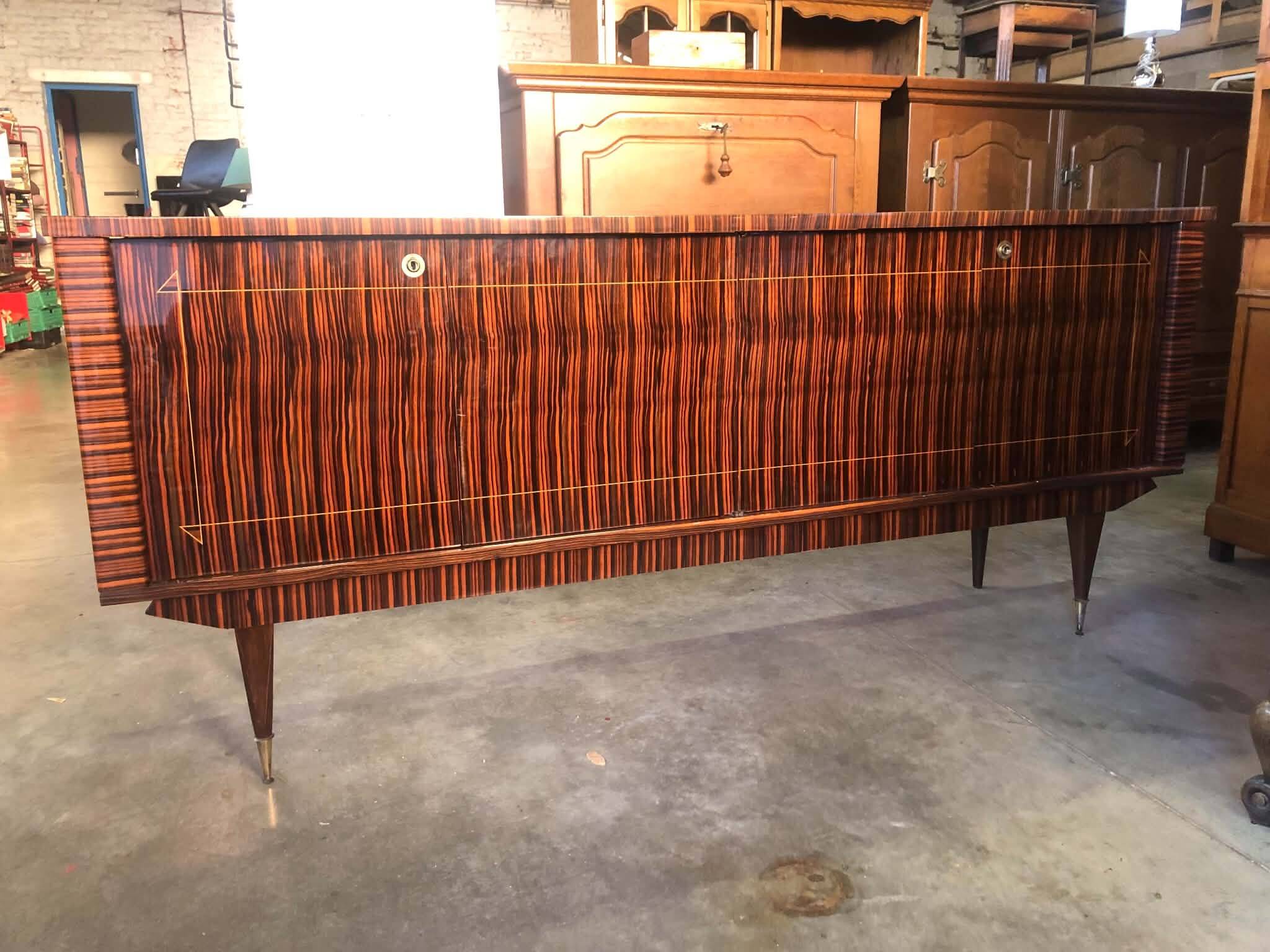 Enfilade in Macassar from the 1940s-50s in Art Deco style.