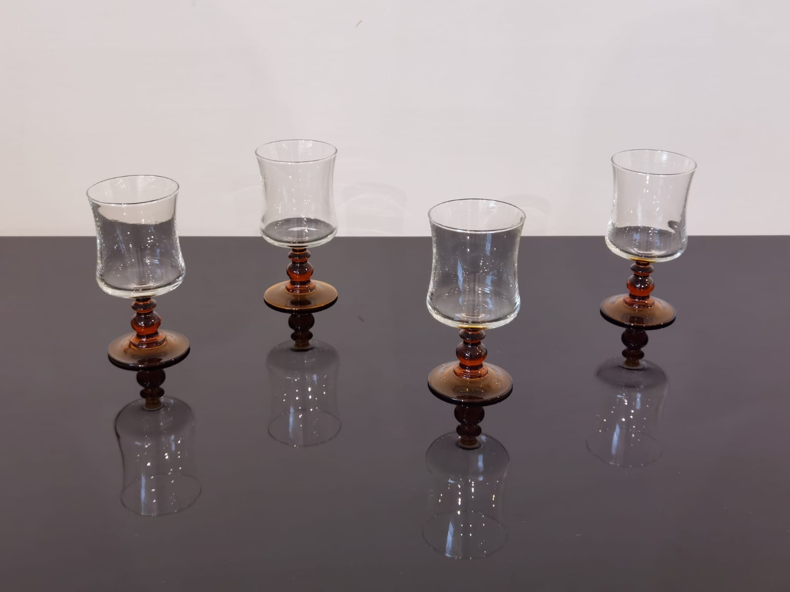4 verres à vin Luminarc pieds ambrés