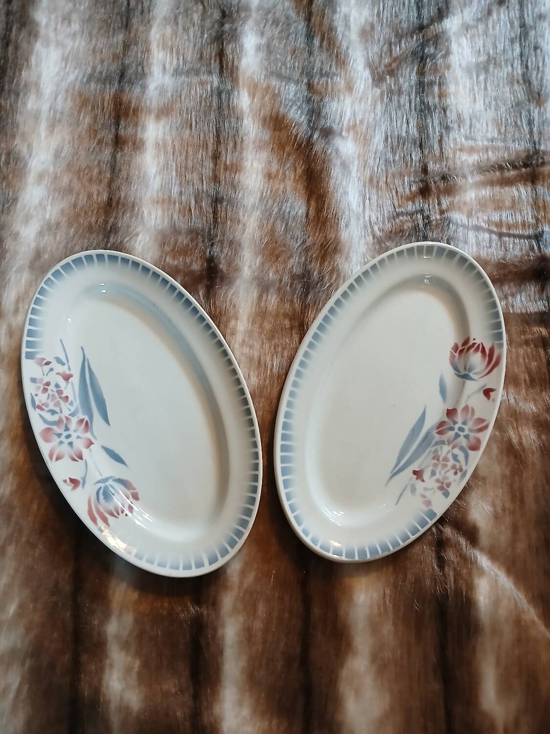 2 antique Saint Amand dishes