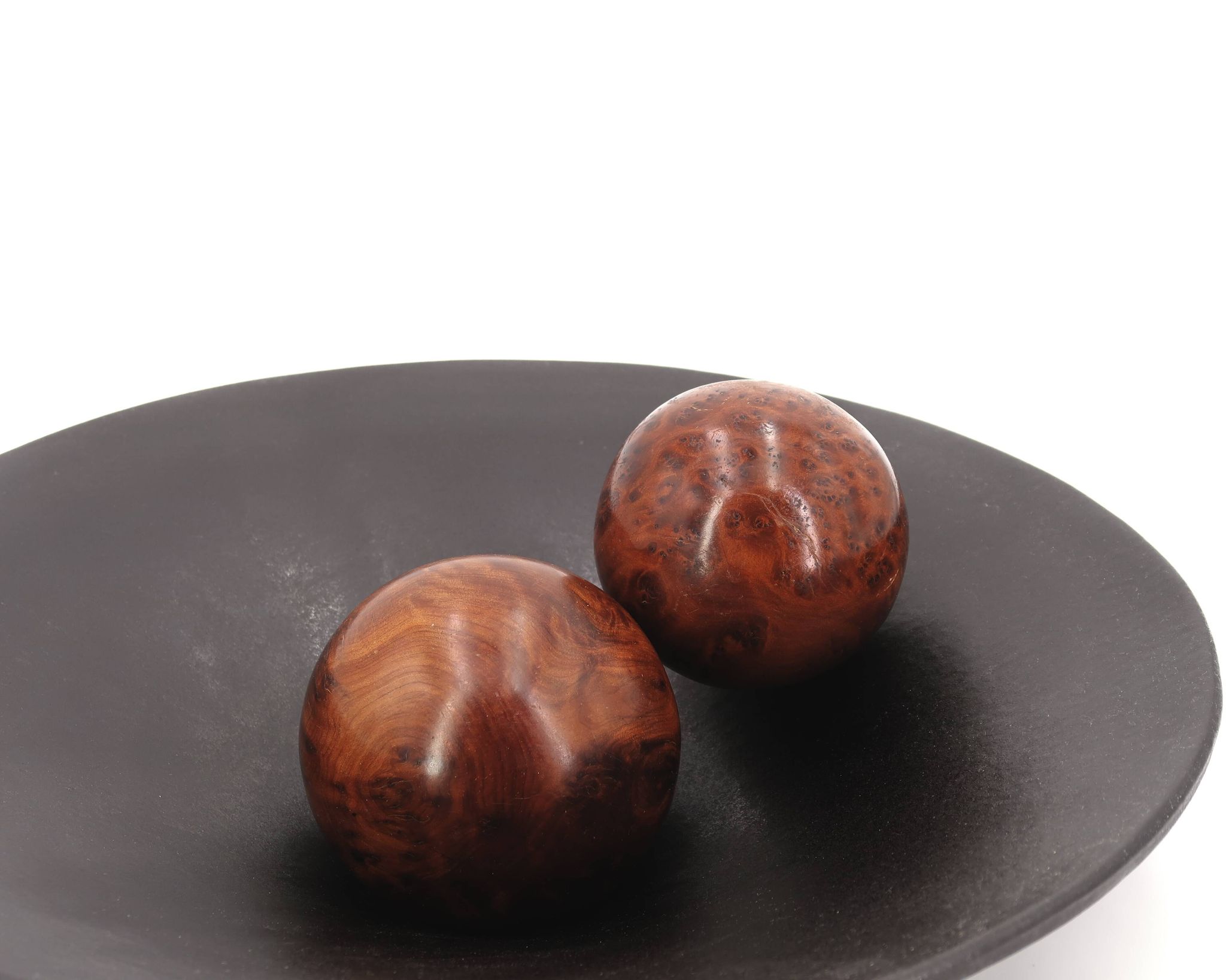Centre de table noir en céramique sur pied, La Bergerie Vallauris