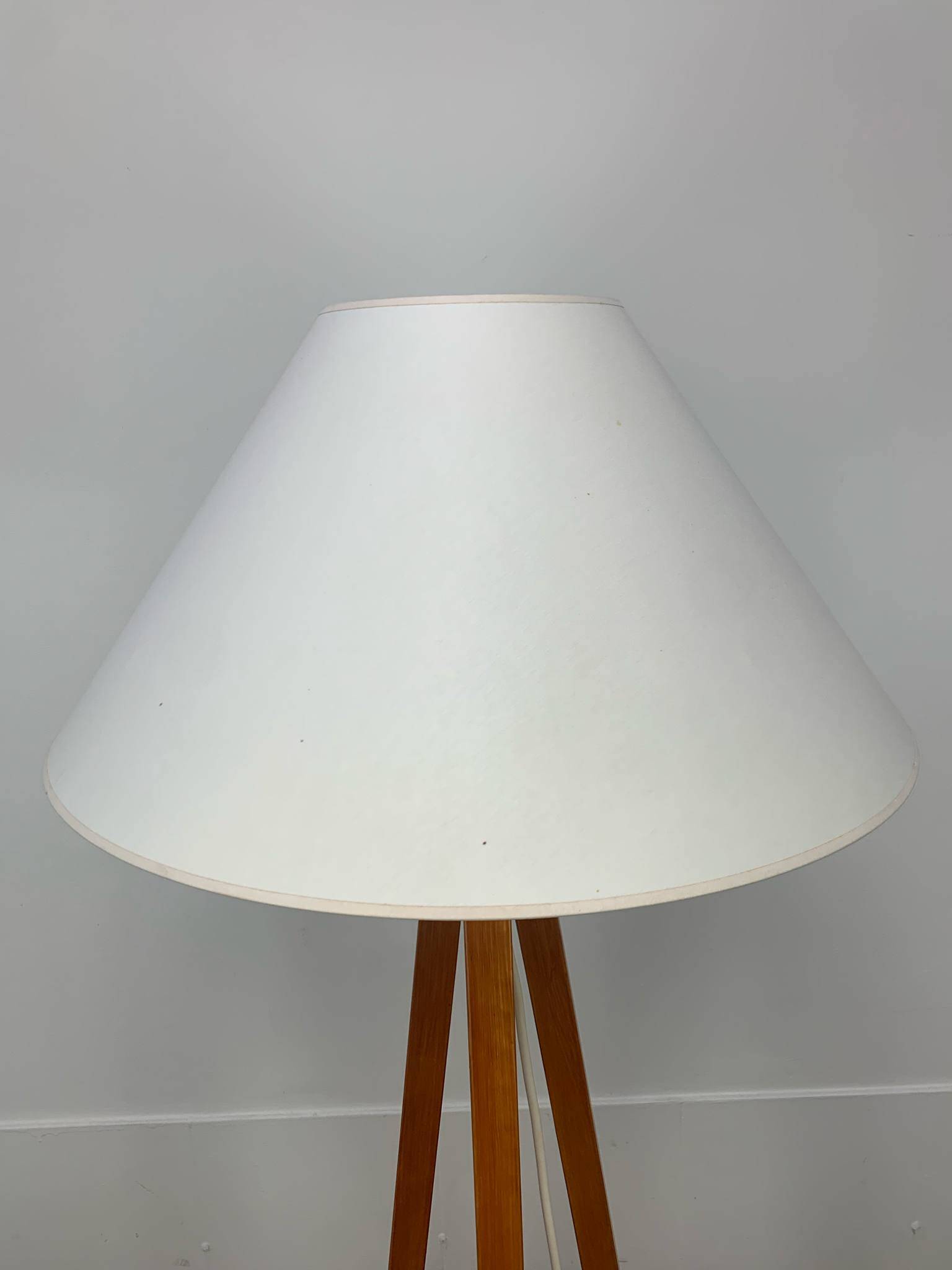 Lampadaire tripode bois, années 80
