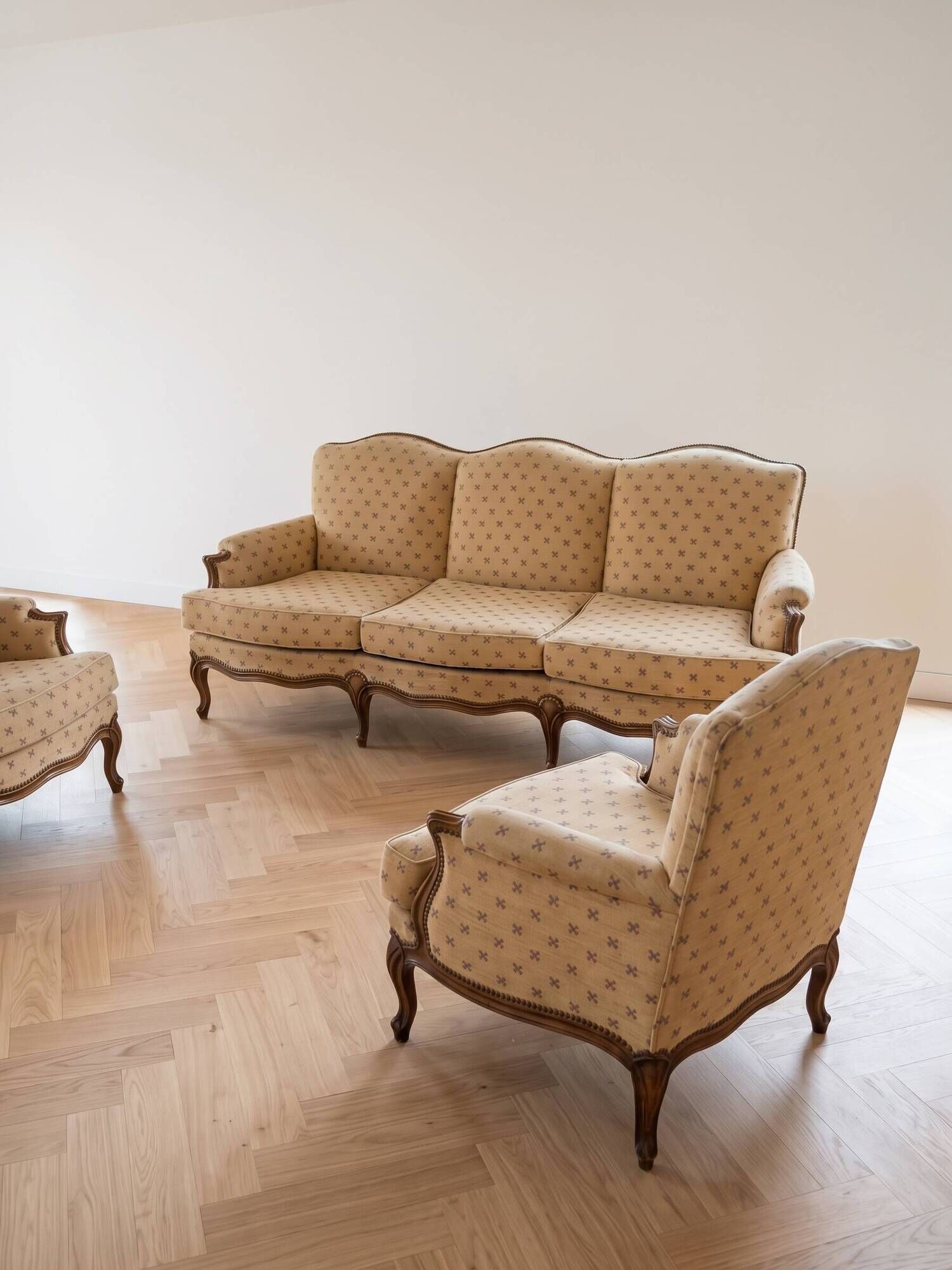 Regency style living room set: 3-seater sofa and 2 armchairs.