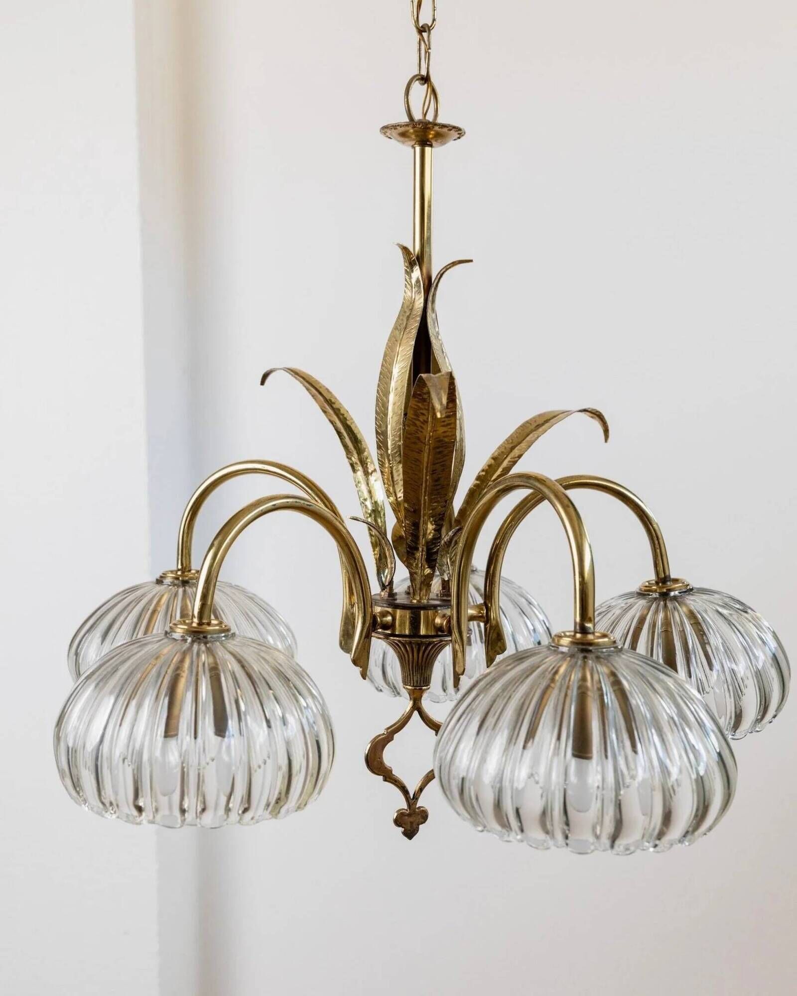 XL Clear Murano Glass and Brass Chandelier, Liberty-Style Organic Leaf Design, Italian 1960s