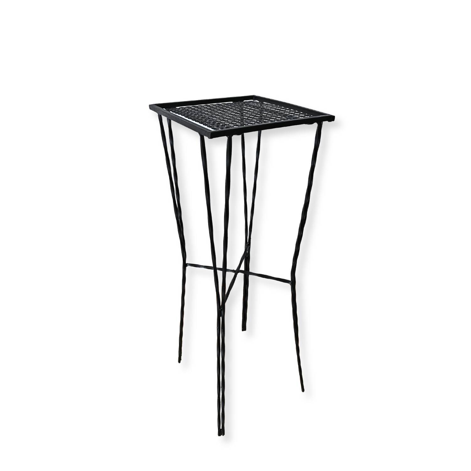 Sellette carrée en métal perforé noir attribuée à Mathieu Matégot