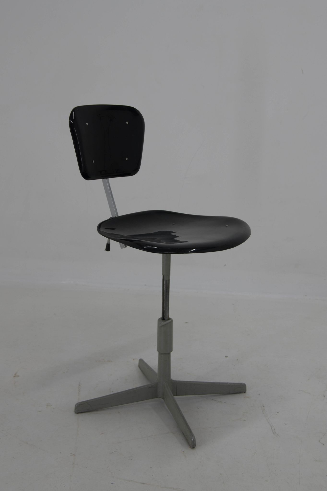 Chaise réglable industrielle, Tchécoslovaquie, années 1960