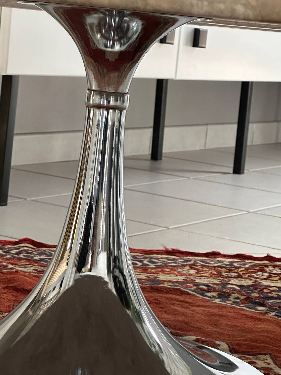 Table basse pied tulipe marbre vintage 1970