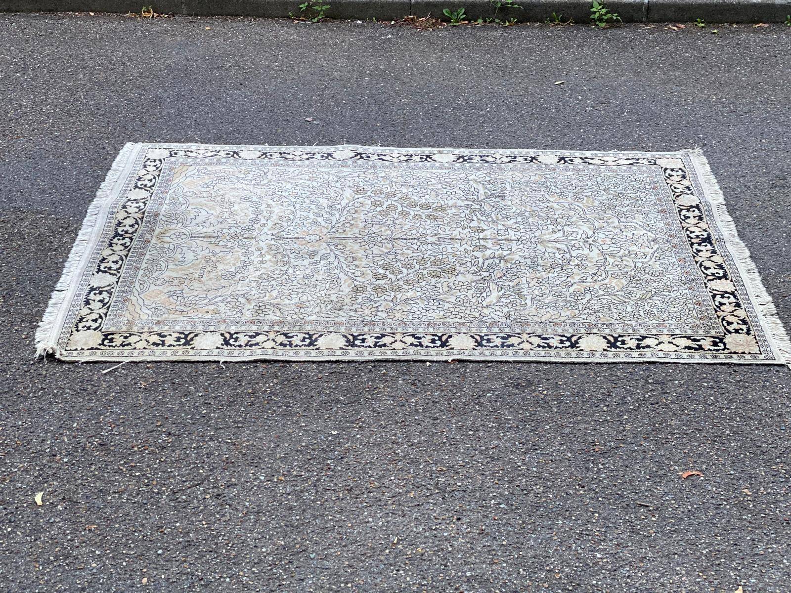 Handmade beige wool Persian rug 130x200