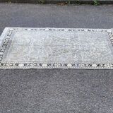 Handmade beige wool Persian rug 130x200