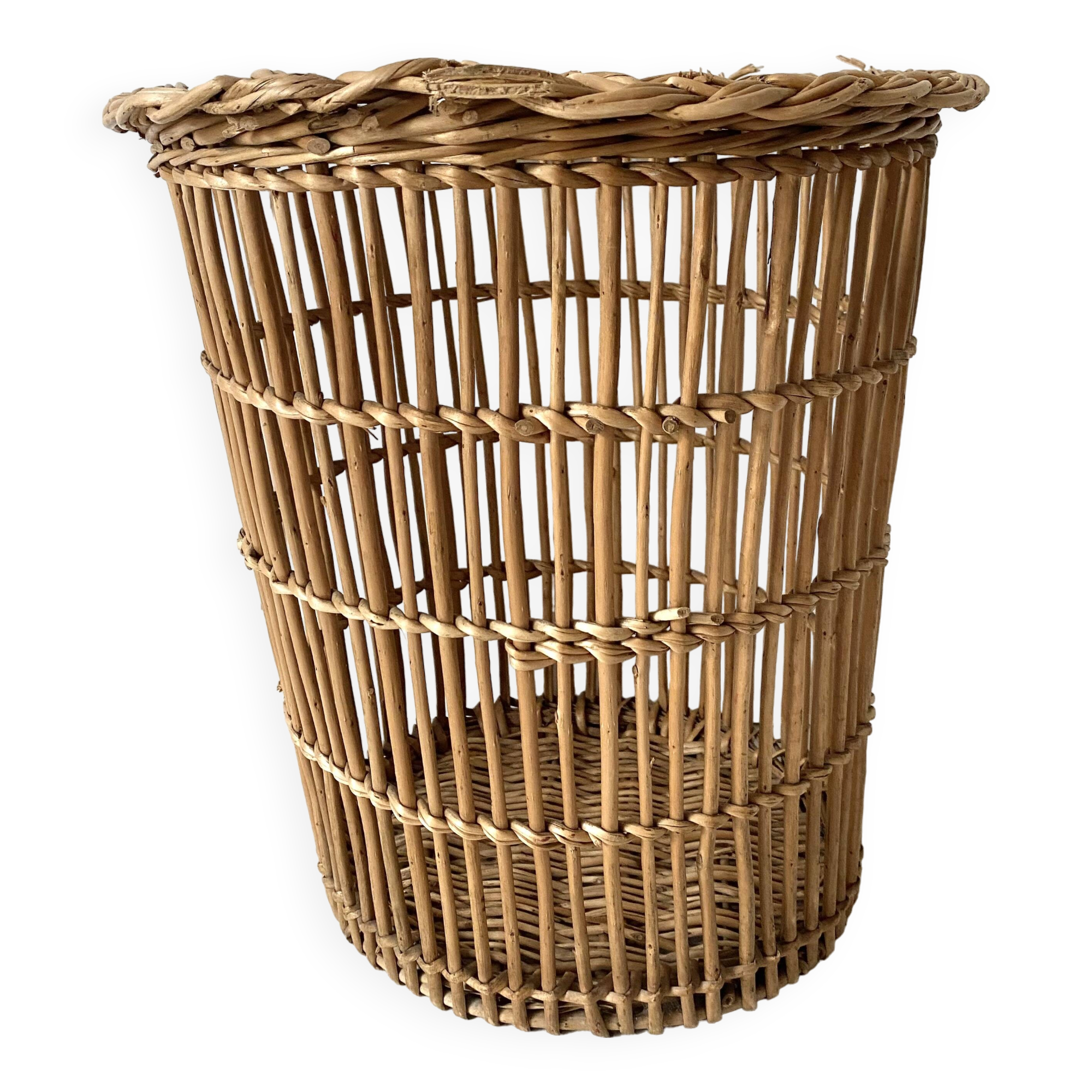 Rattan wastebasket