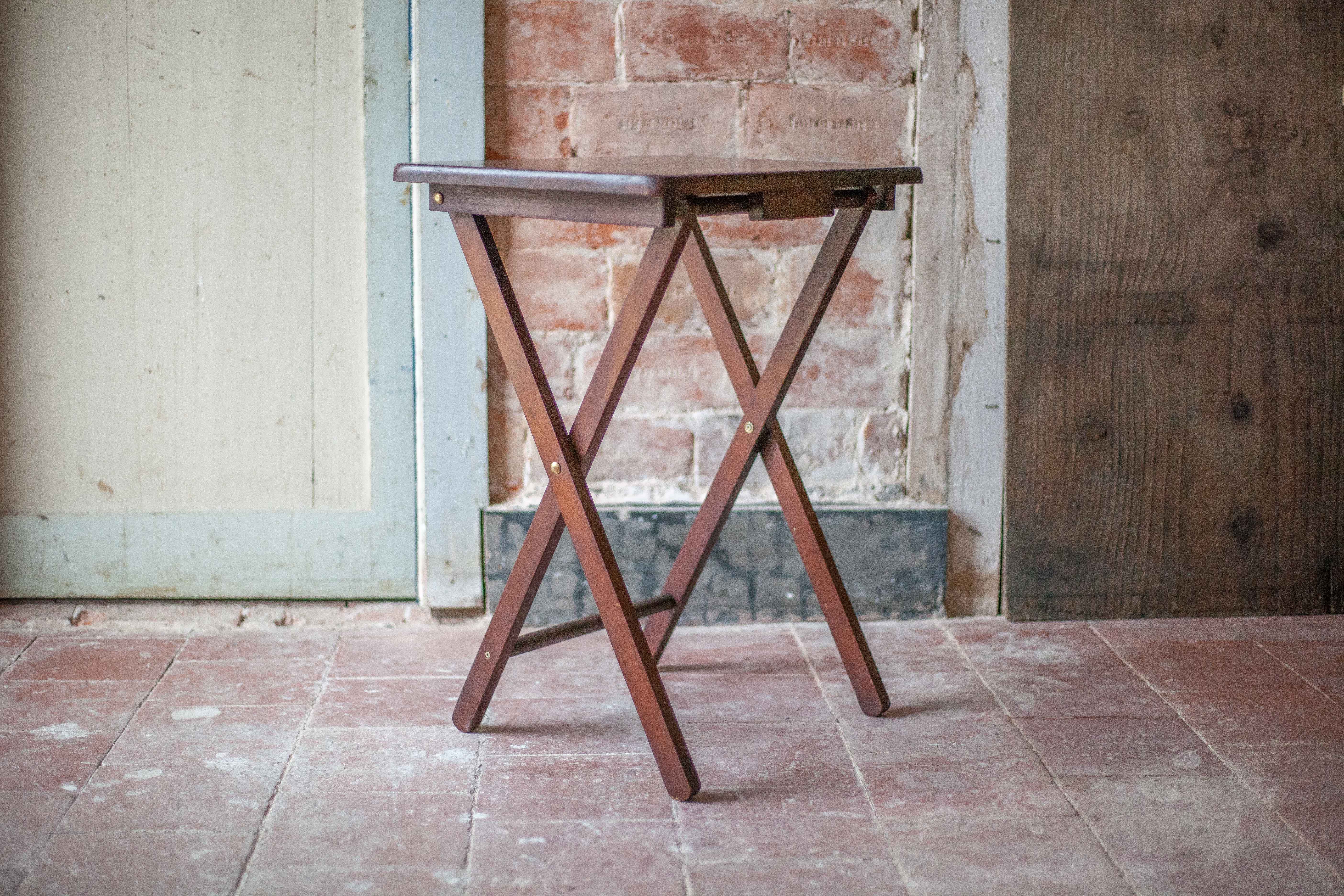 Table d'appoint pliante en bois