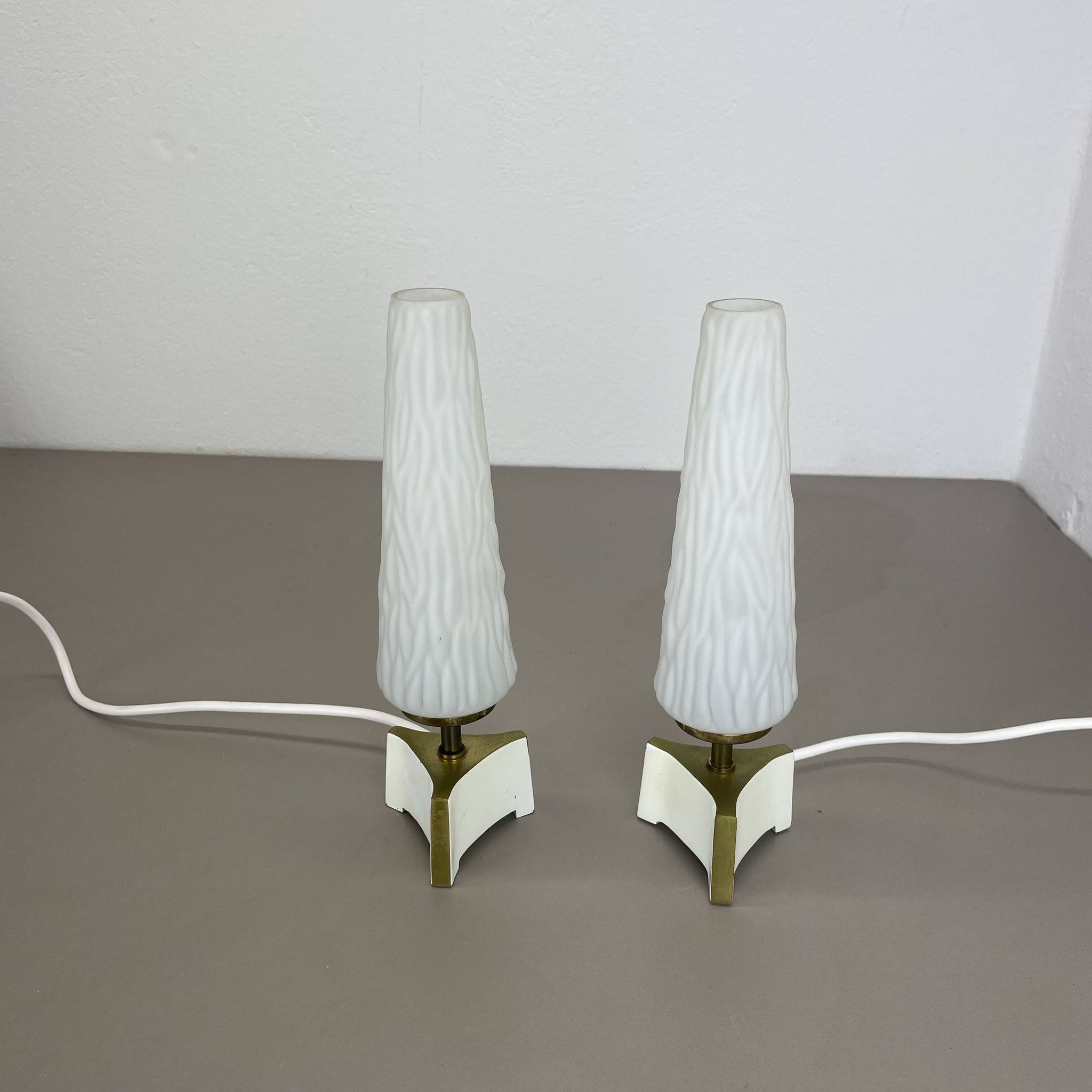 Set of 2 "cone" glass and brass table light, italy 1950s