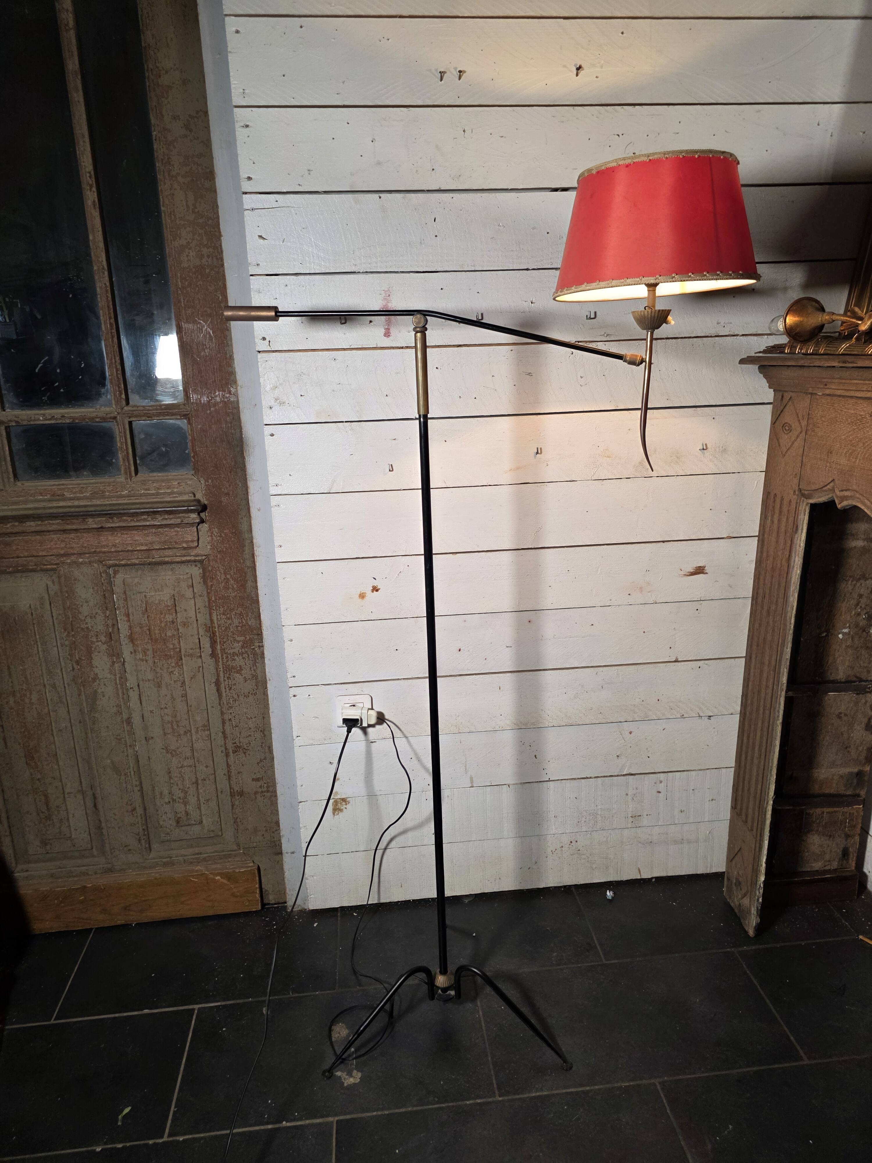 ​Lampadaire tripode à contrepoids Maison Lunel ,Années 50