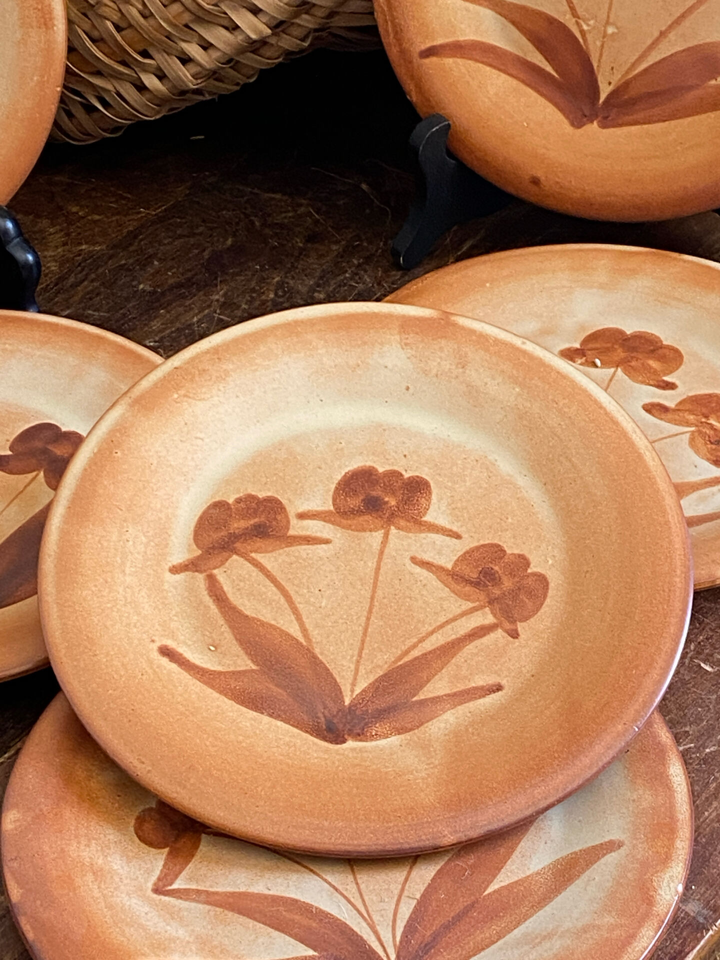 Stoneware dessert plates