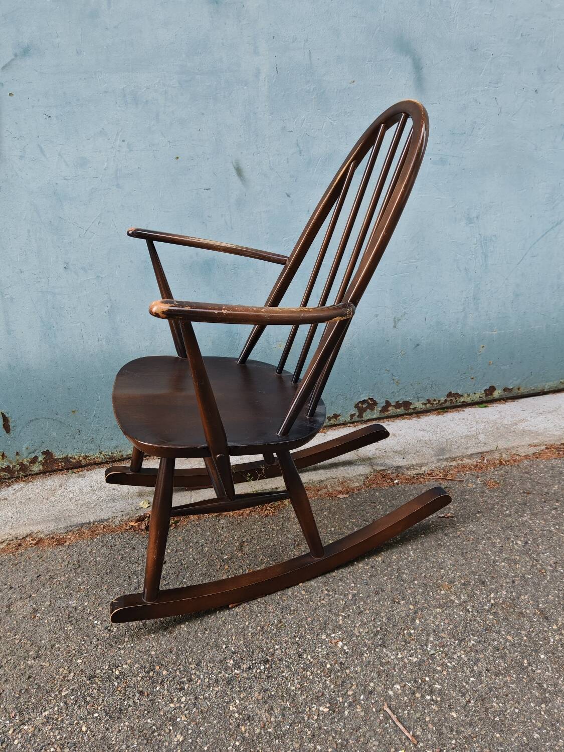 Vintage rocking chair