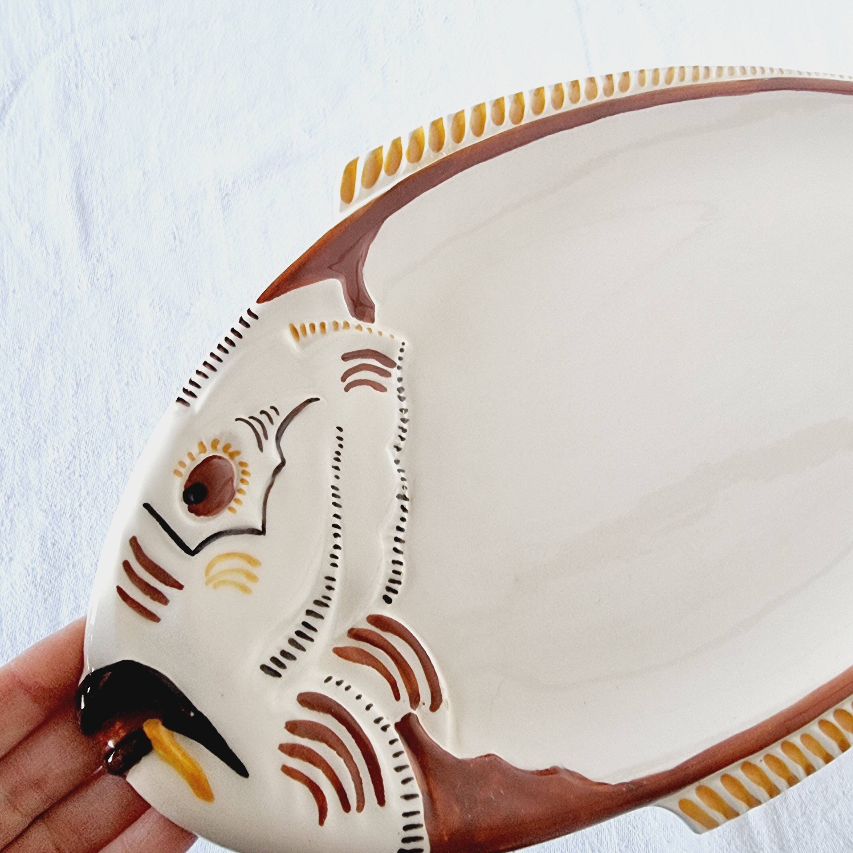 Impressive fish service 12 plates and 1 ceramic tray Author Quimper 1970s.