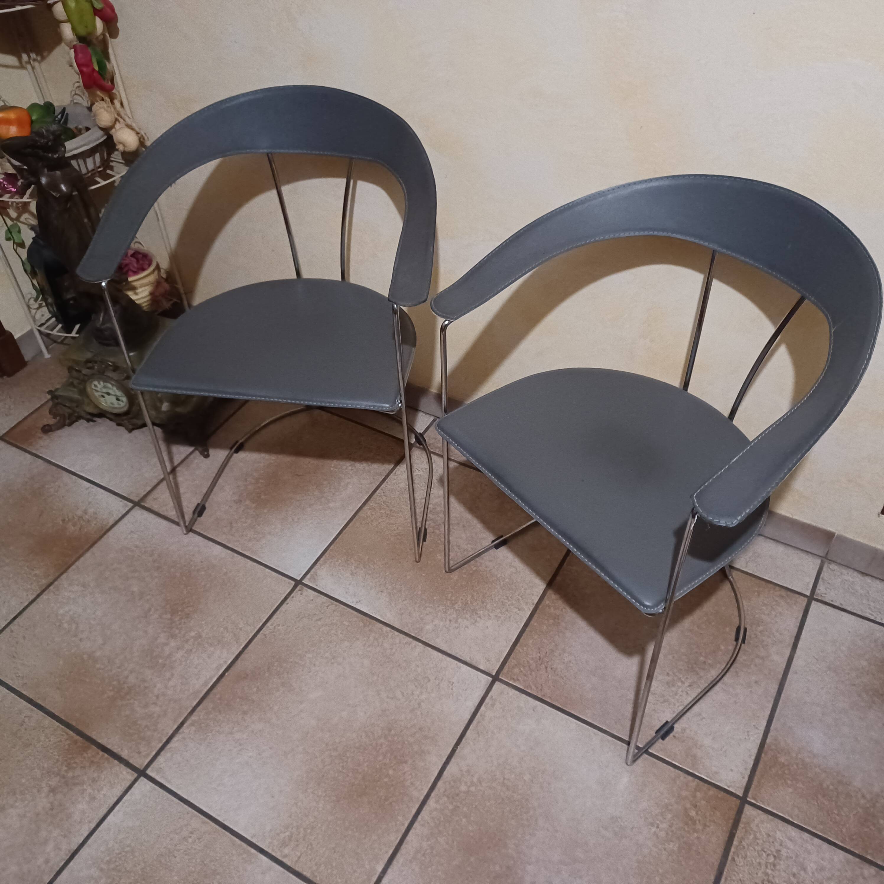 Arrben chairs