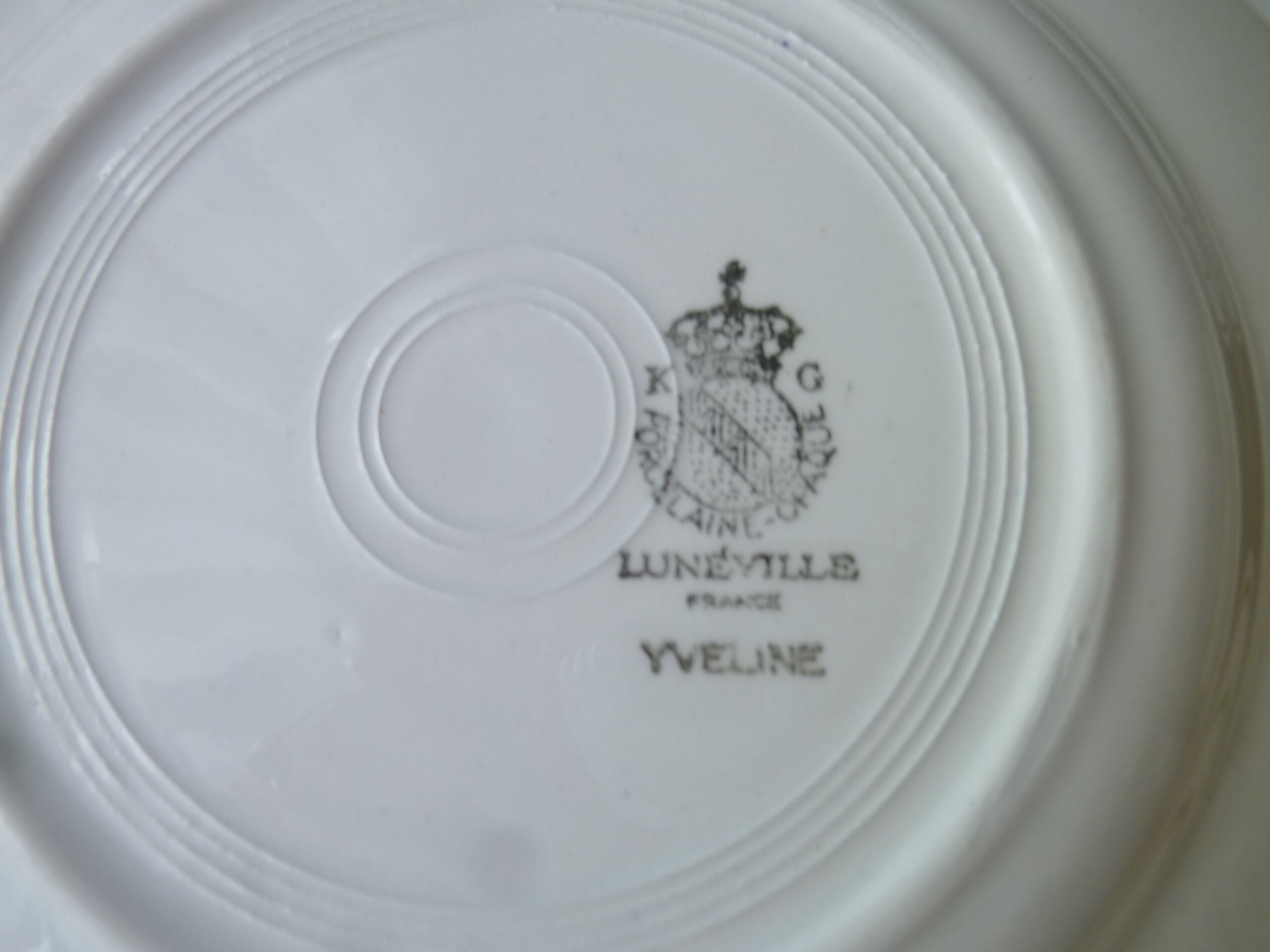 Set de 10 assiettes à dessert en porcelaine opaque de Lunéville KG Modèle Yvelise