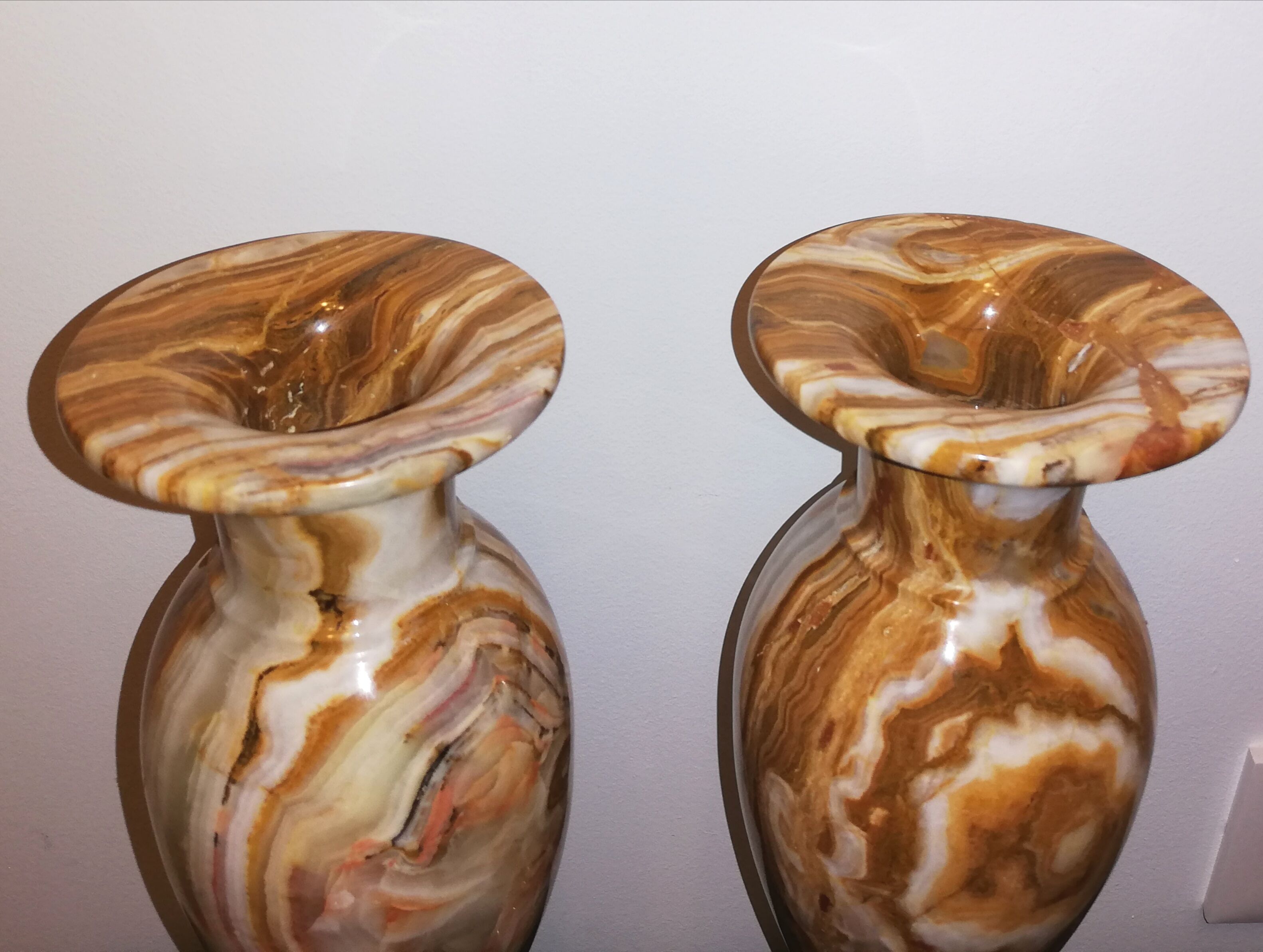 Duo of vases in onyx 30cm