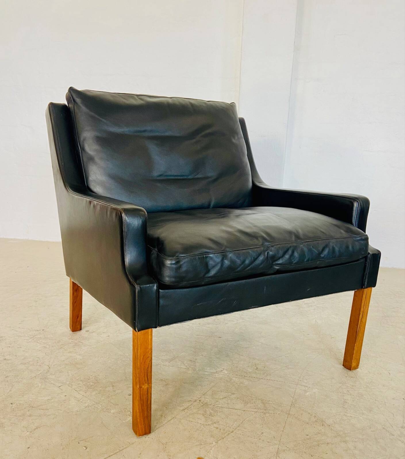 Vintage retro Danish mid-century G. Thams lounge chair in black leather