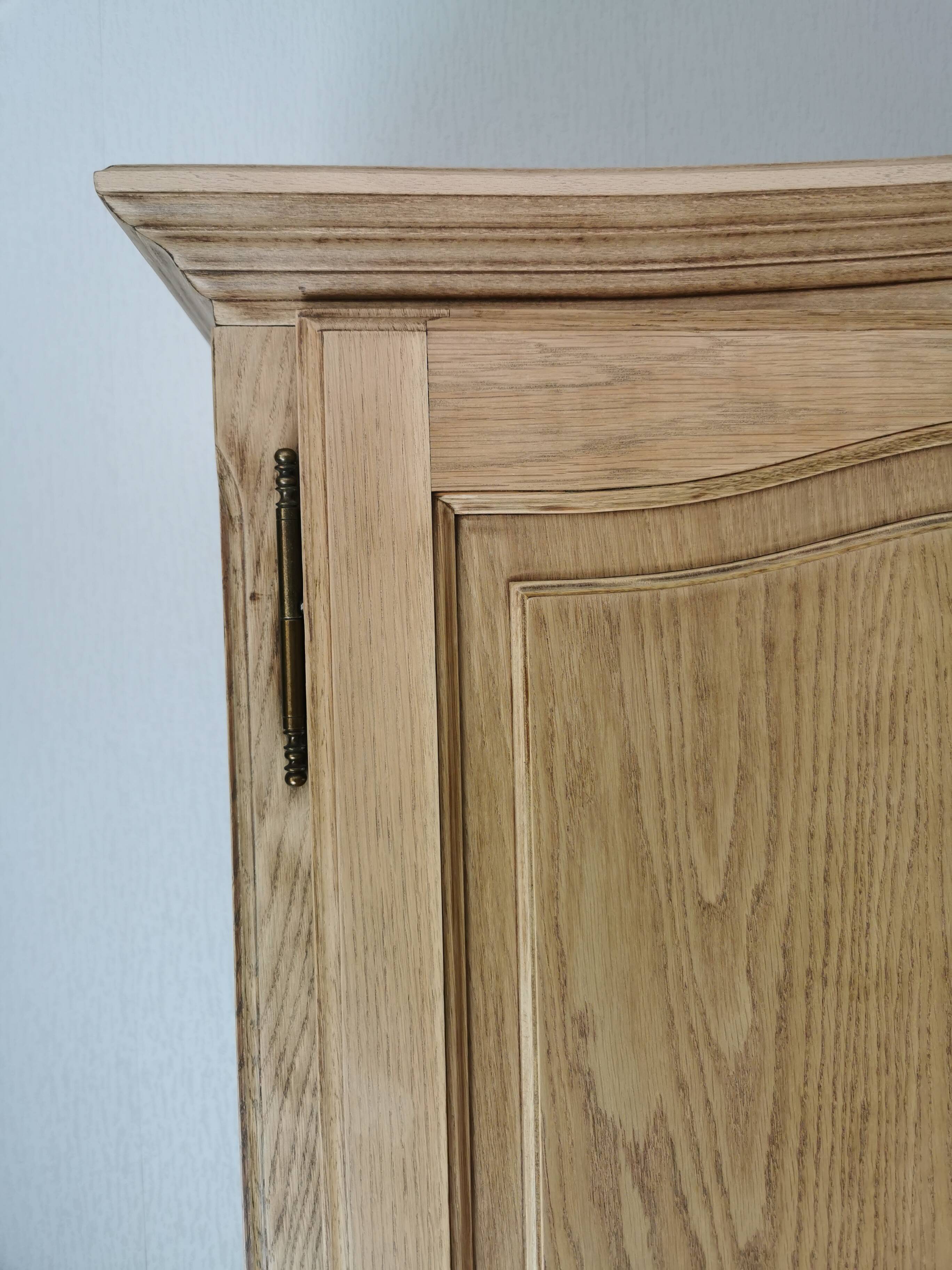 Antique wardrobe with 3 doors