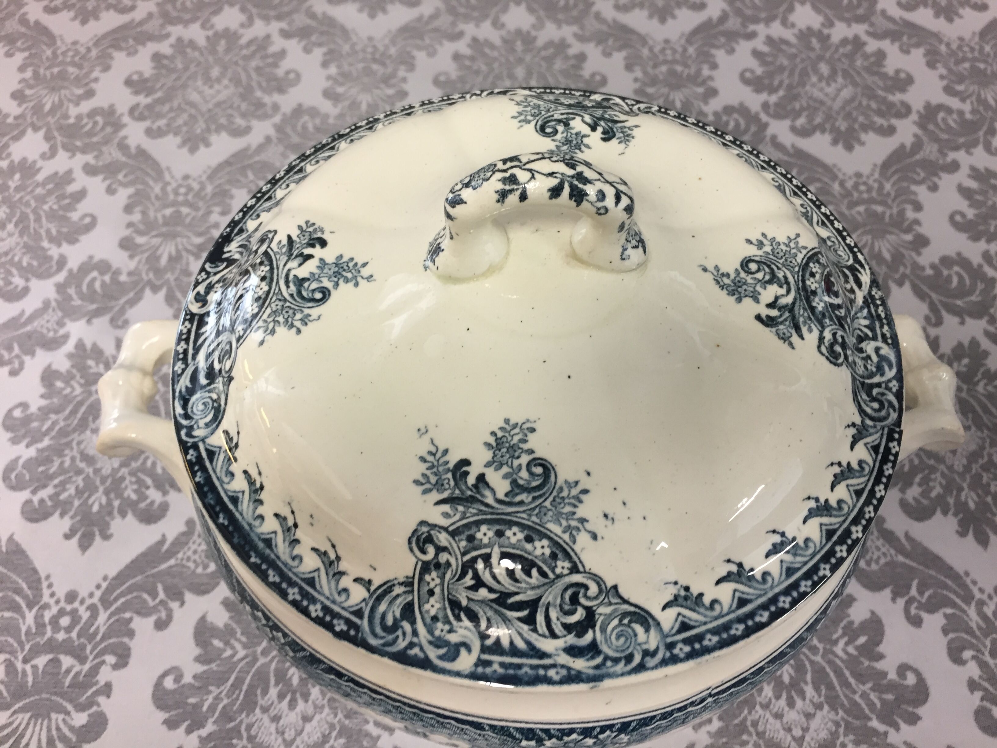 Soupière antique en faïence époque XIXème siècle