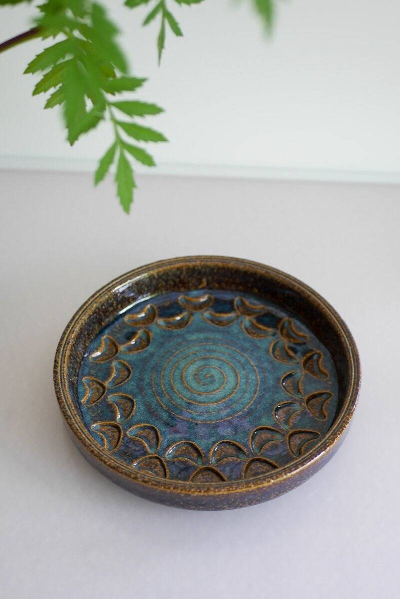 Ceramic plate in modernist art by Michael Andersen, Denmark, 1960s.