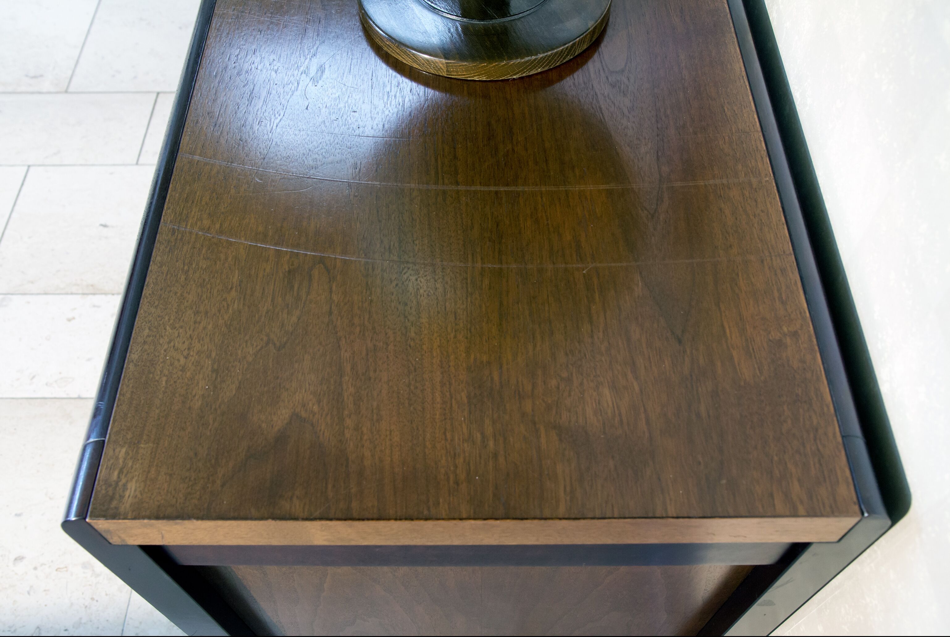 Minimalist sideboard