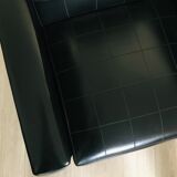 Fauteuil simili cuir noir 1970