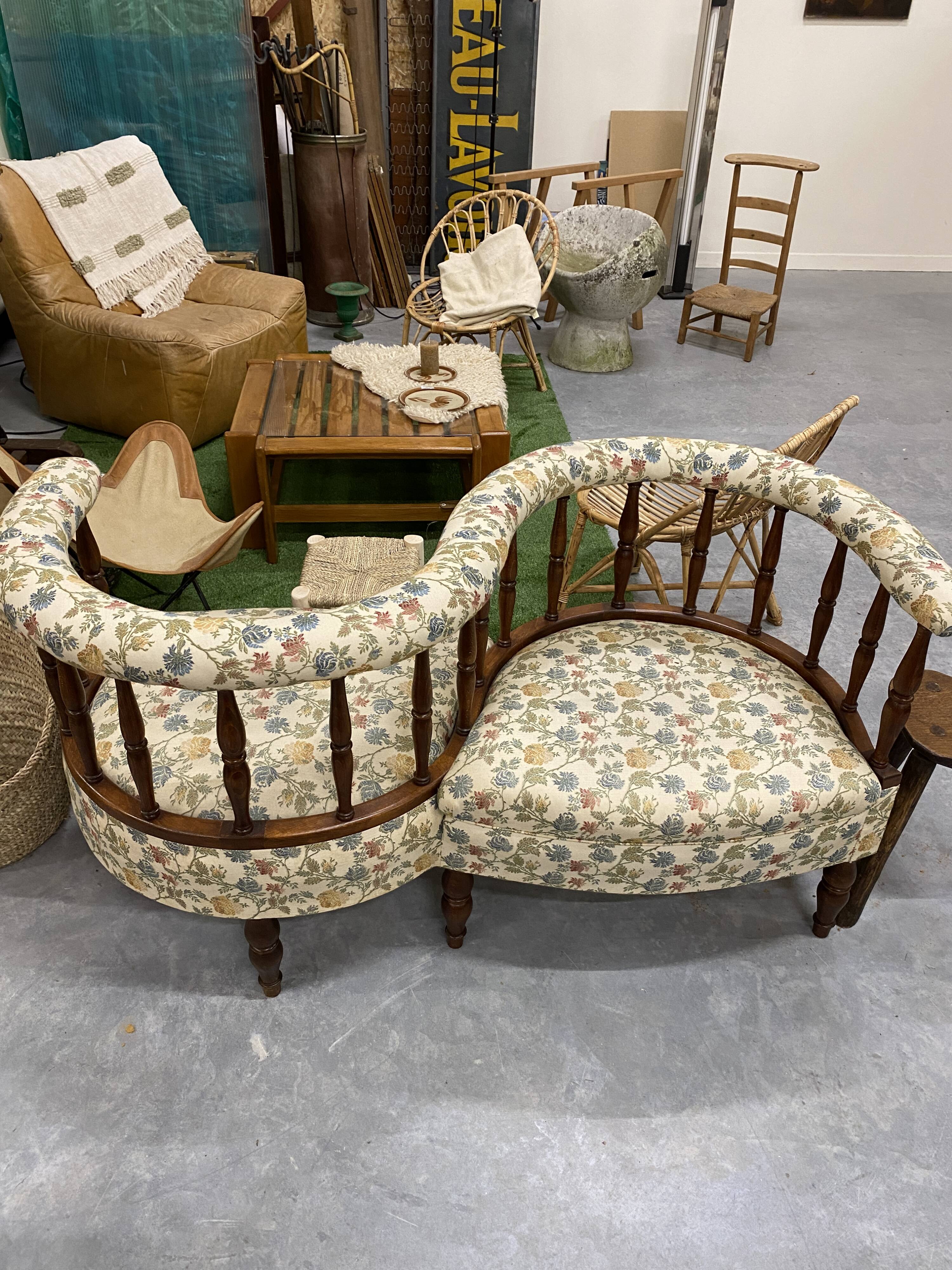 Napoleon III style conversation or confidant bench