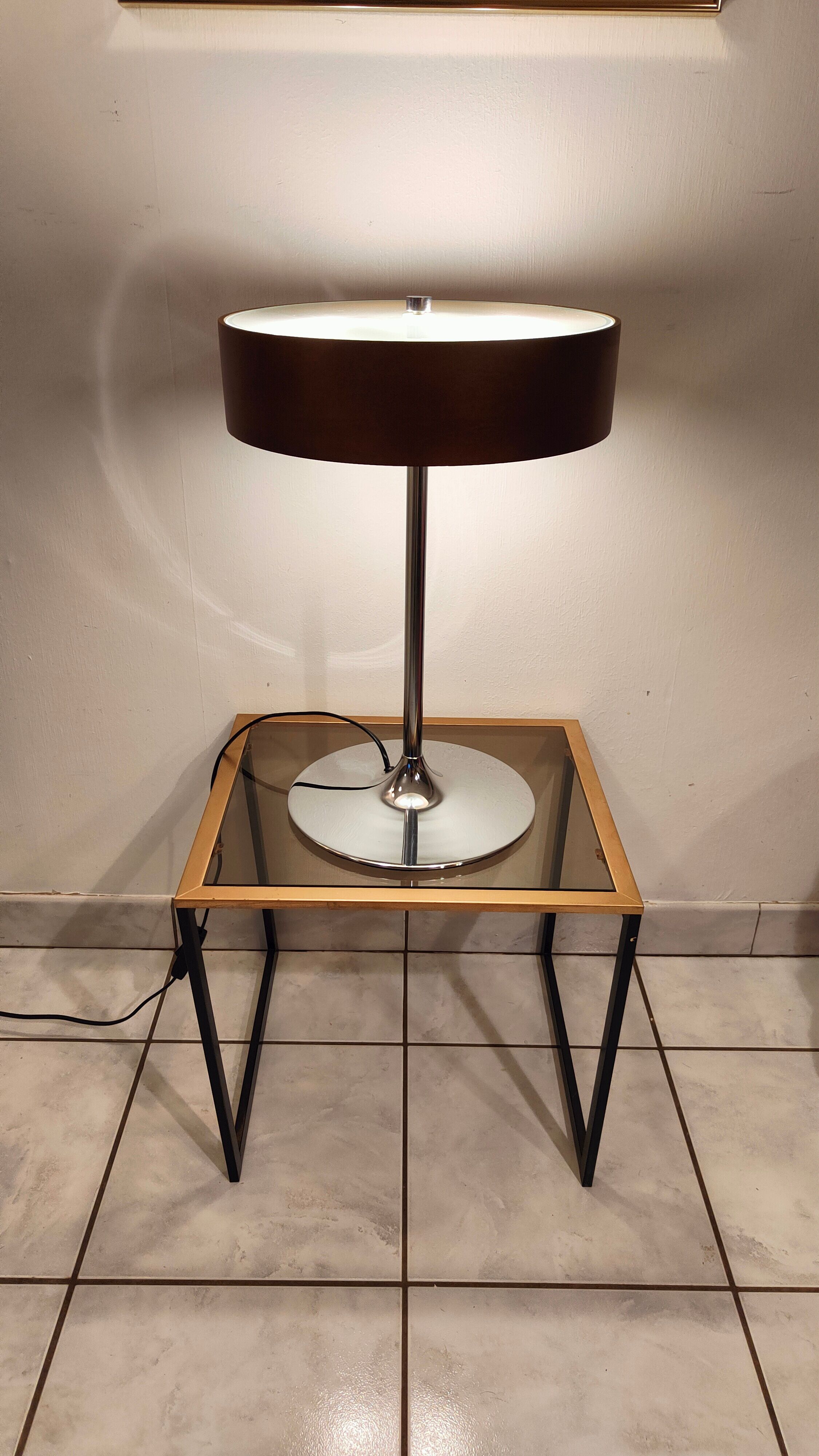 Retro lamp foot tulip and wooden lampshade