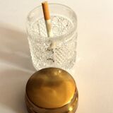Boîte à cigarettes élégante des années 1960 en verre de cristal avec un couvercle en laiton, vintage