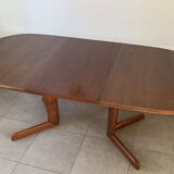 Table extensible danoise ovale en teck, années 60