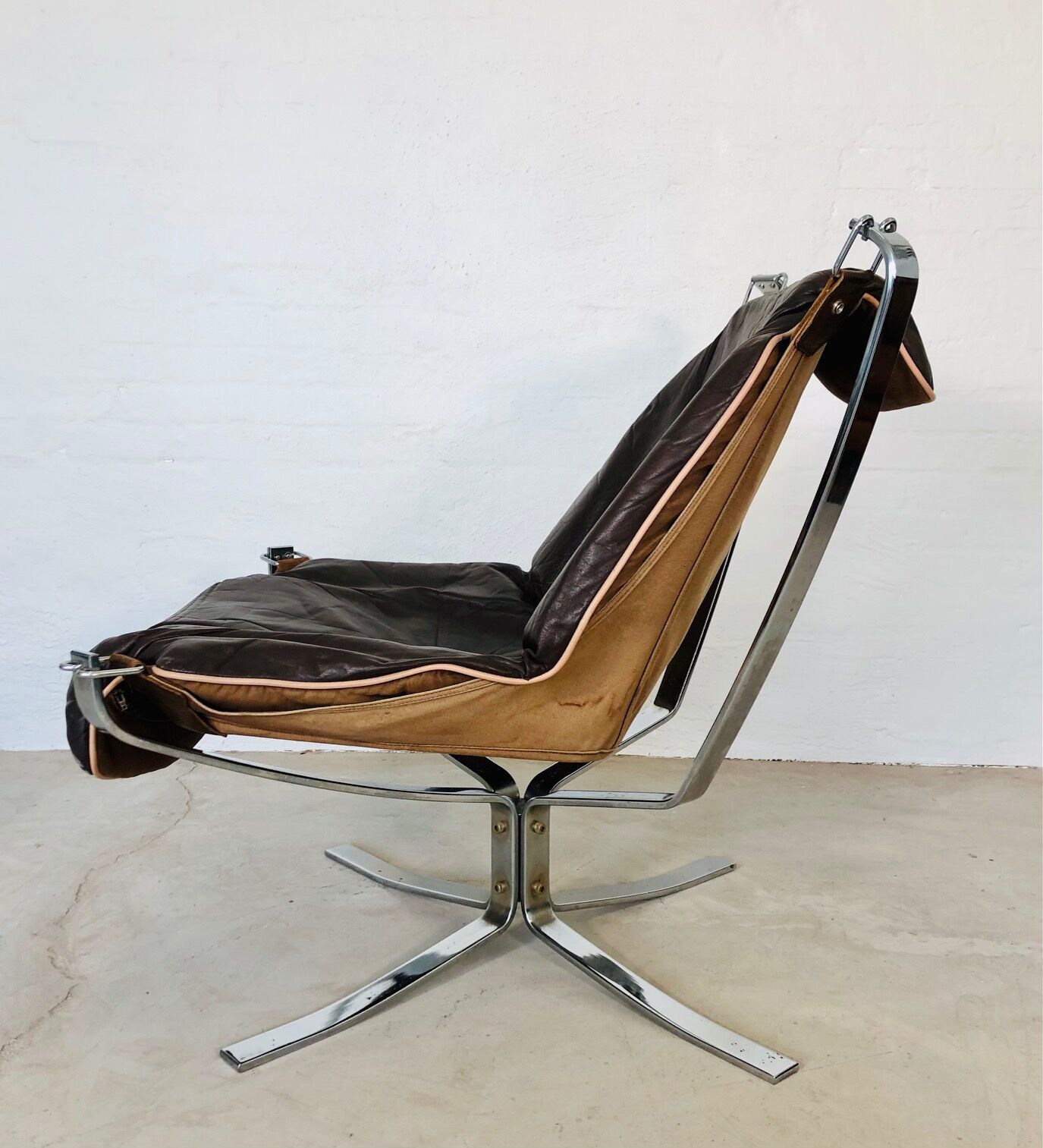 Vintage retro sigurd resell leather low back chrome falcon chair
