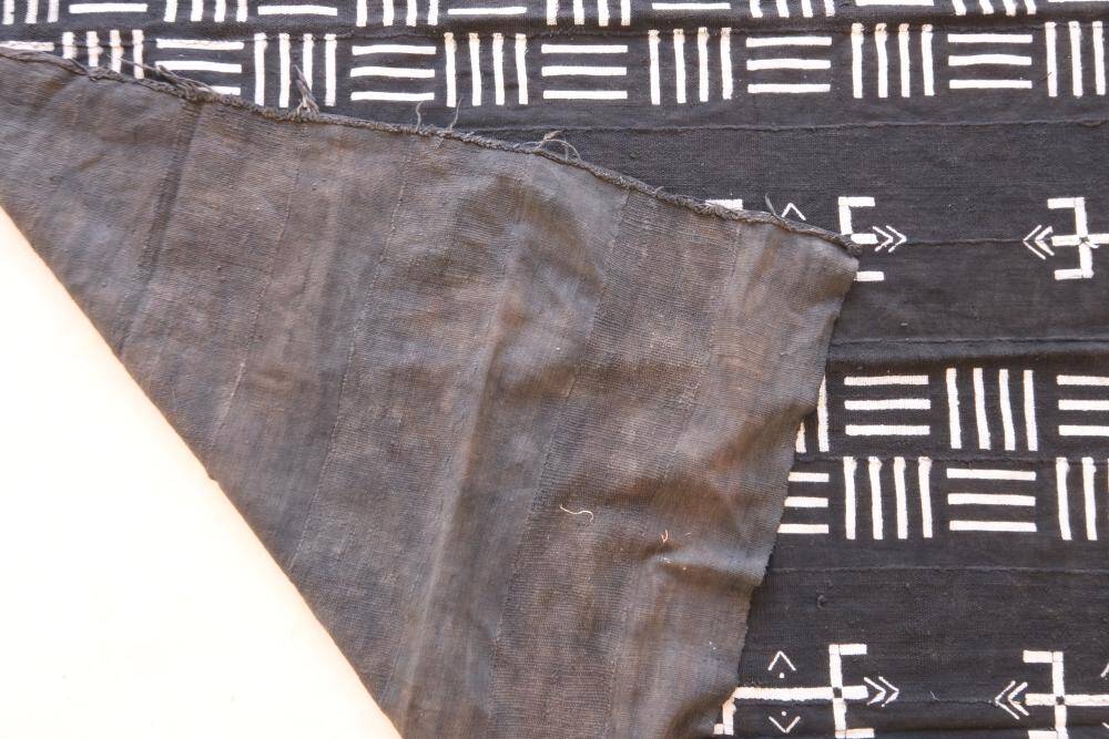 Vintage fabric from Mali black and white - 157 x 210 cm