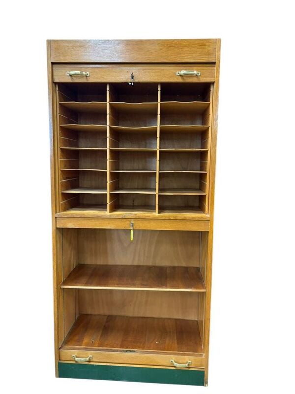 Armoire d'archives vintage en bois / armoire à rideaux / armoire à compartiments