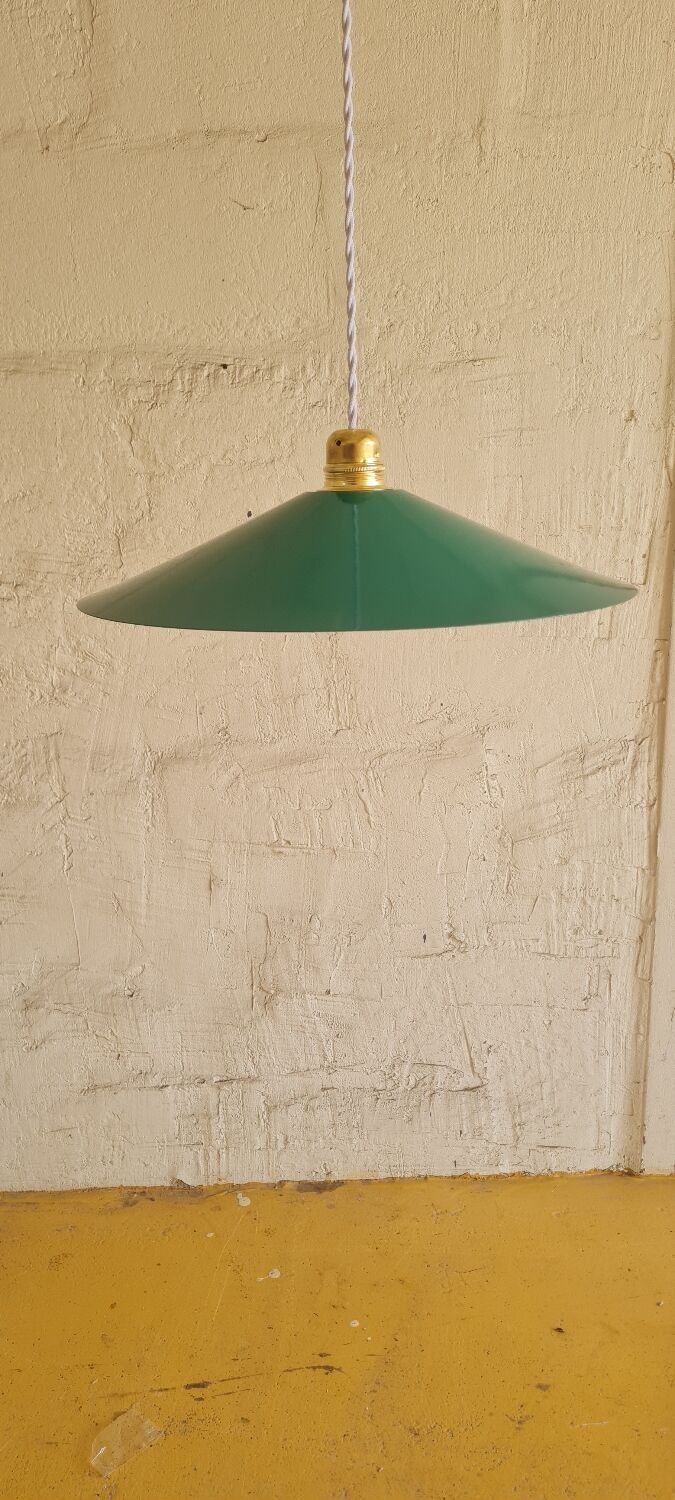 Pendant lamp in enamelled sheet metal