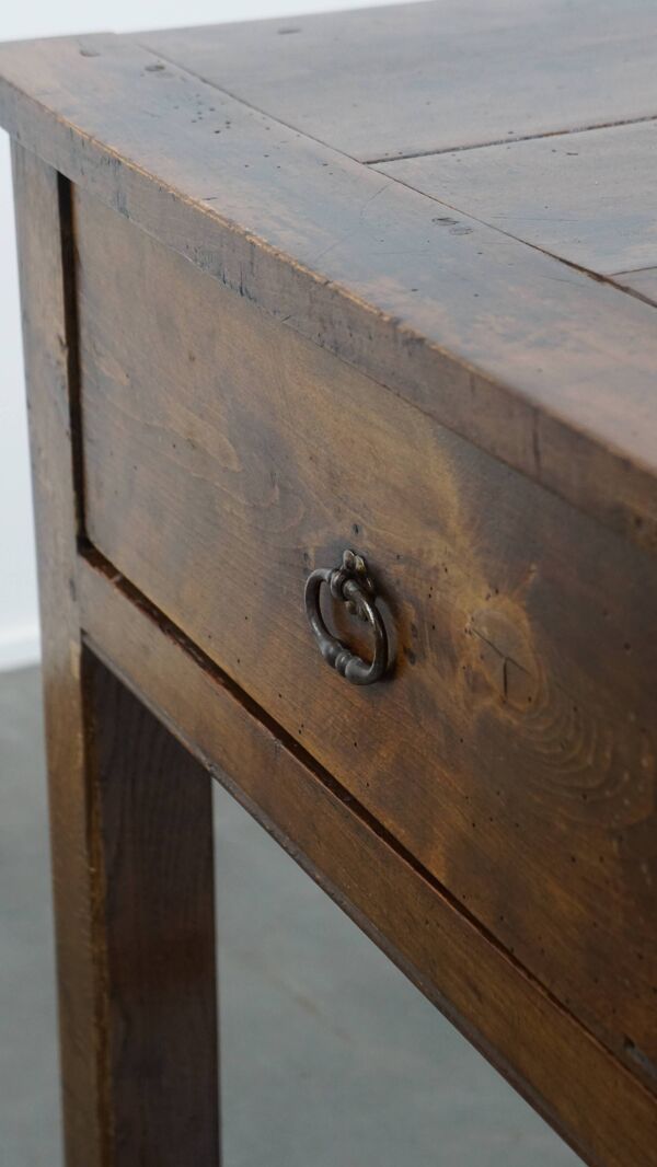 Table à manger française ancienne en bois fruitier du XVIIIe siècle