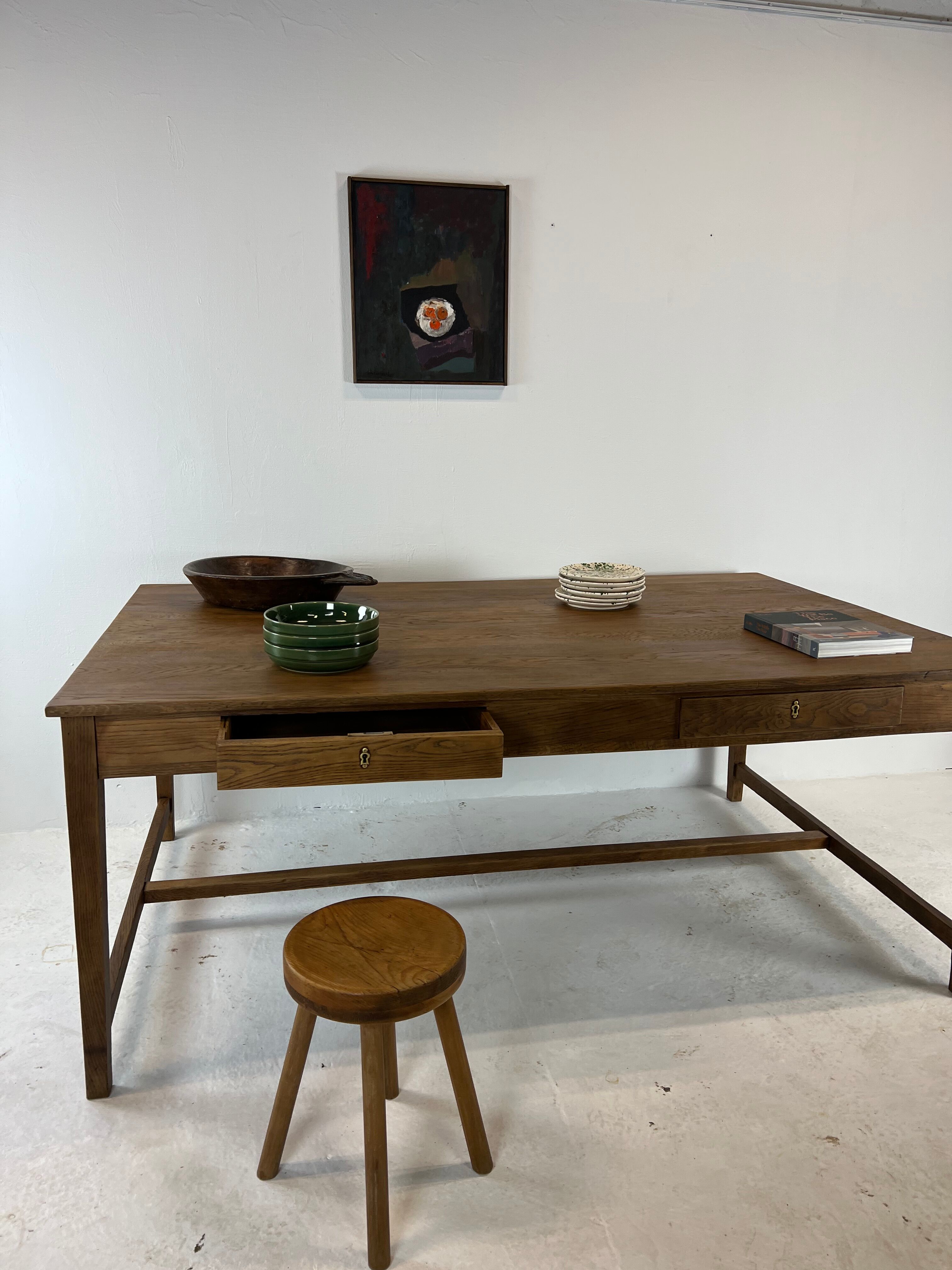 Two-sided oak work table, with 4 drawers