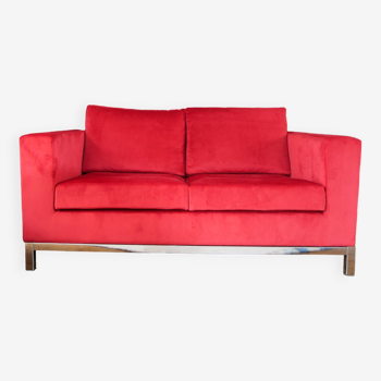 Canapé rouge en velours entièrement rénové