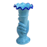 Vase Main Cornet opaline