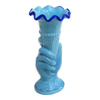 Vase Main Cornet opaline