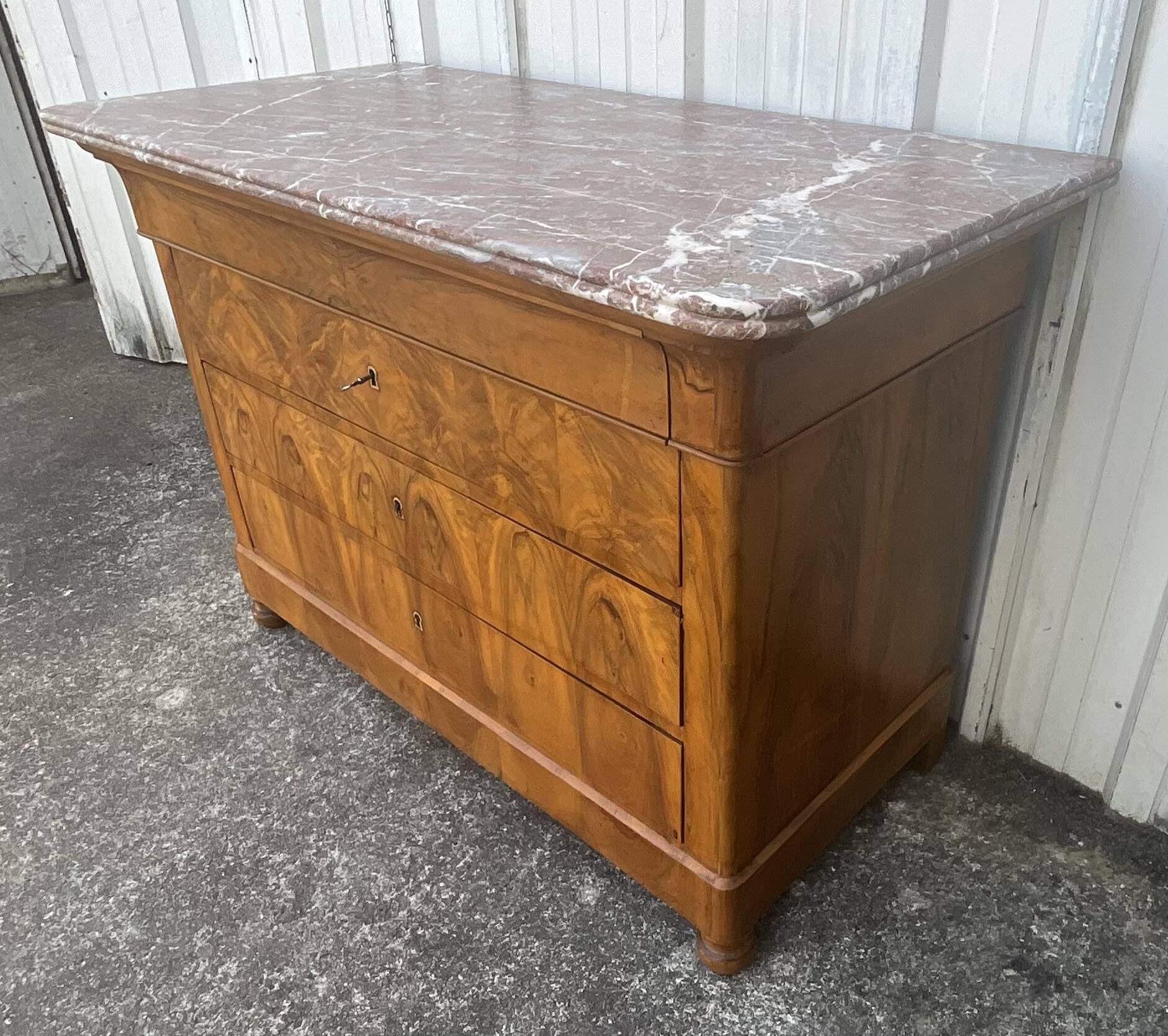 Louis-Philippe commode in walnut burl with pink marble – 19th century