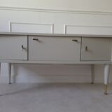 Beige row