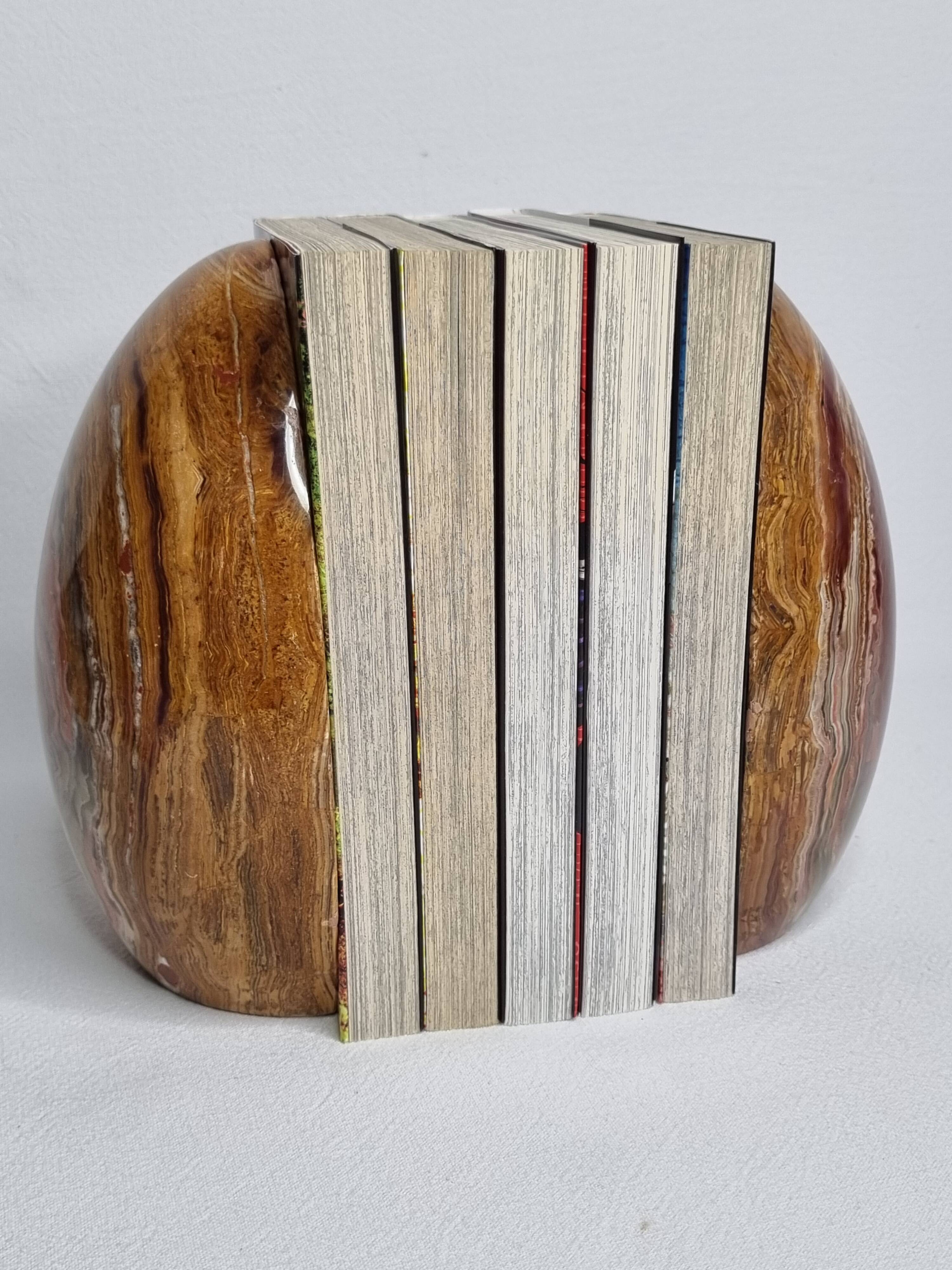 Vintage onyx marble bookends, ovoid shape, height 17 cm, 1970s