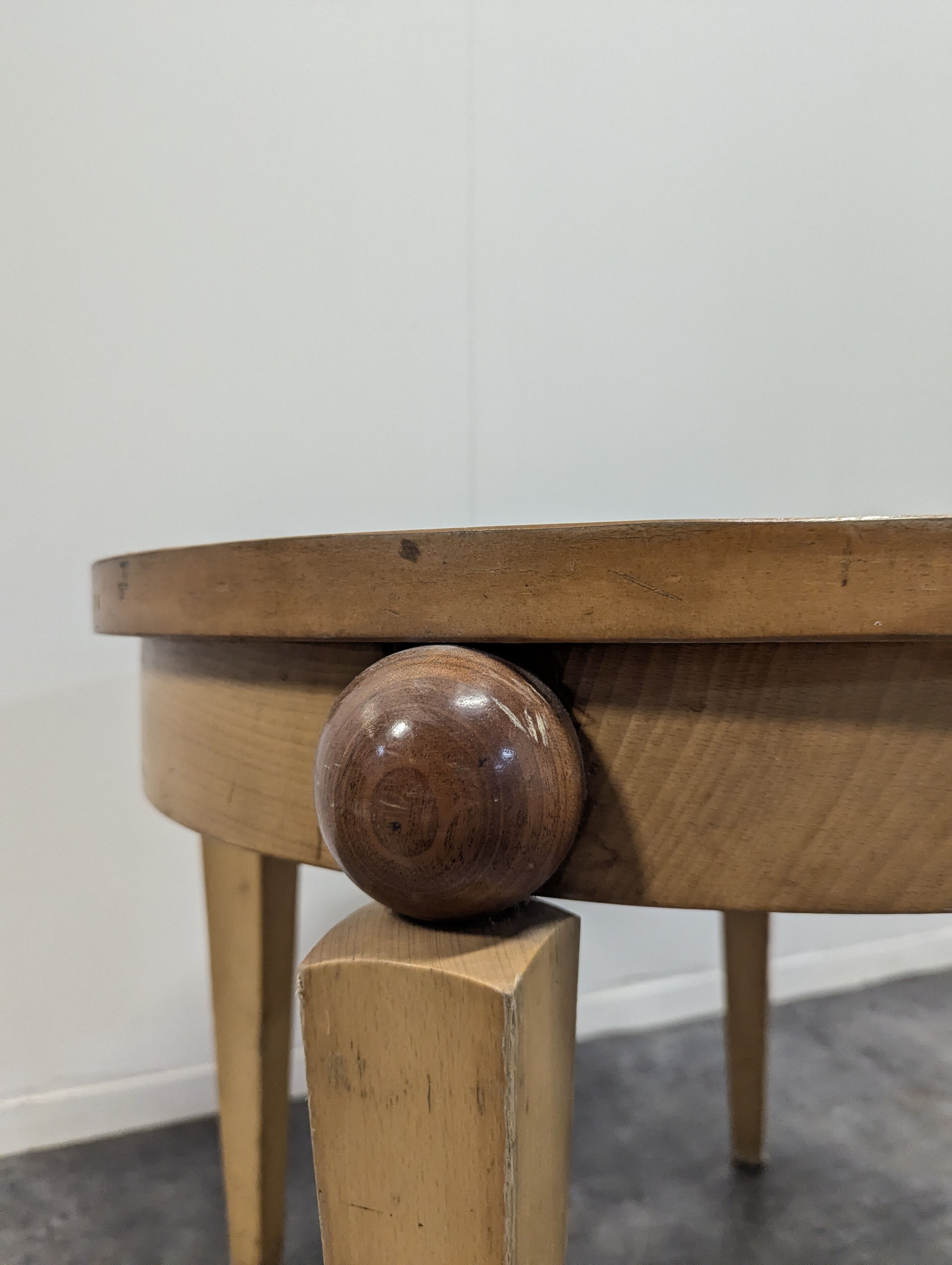 Modernist pedestal table from the 1940s