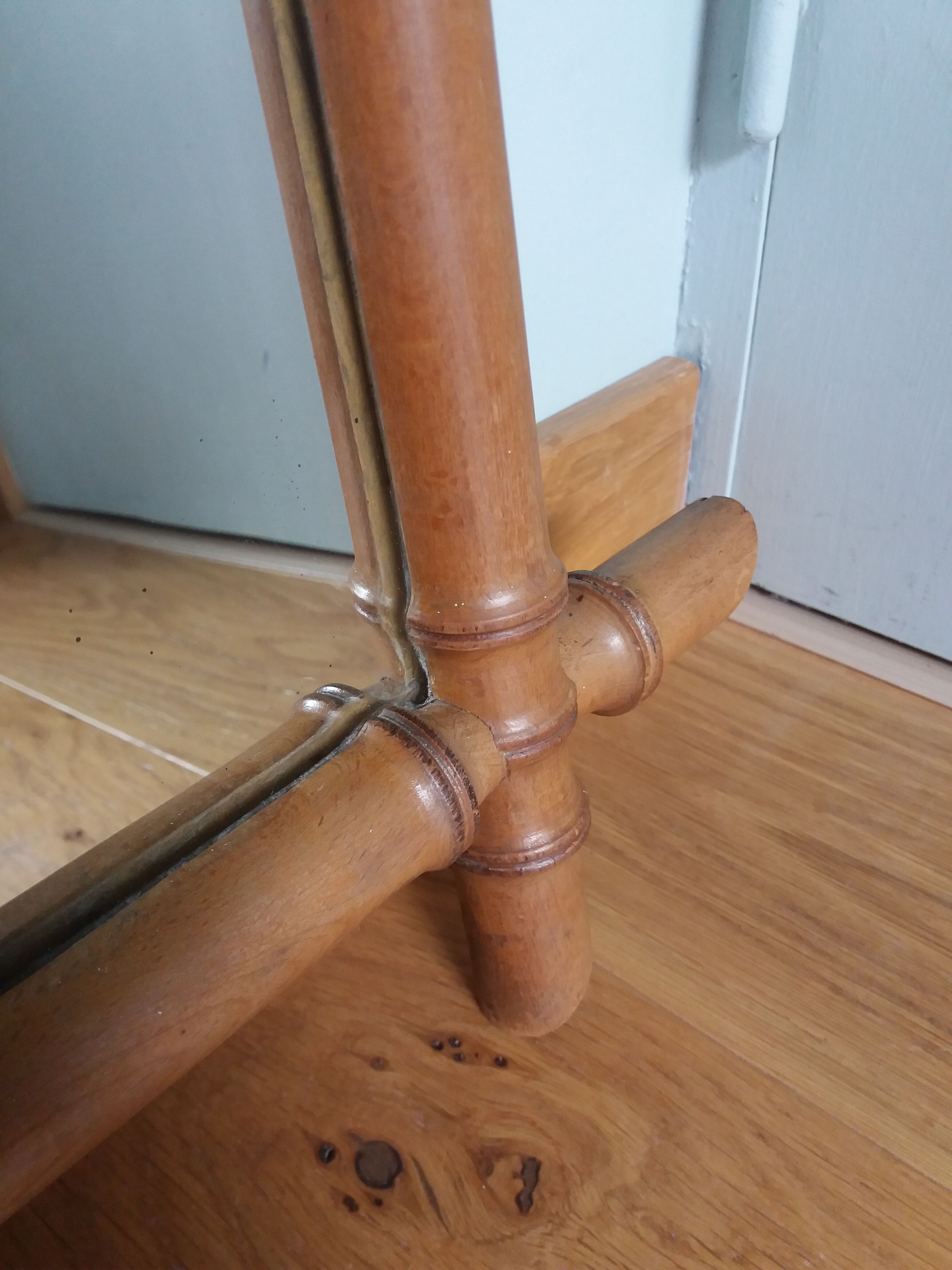 Bamboo mirror 47x41 cm