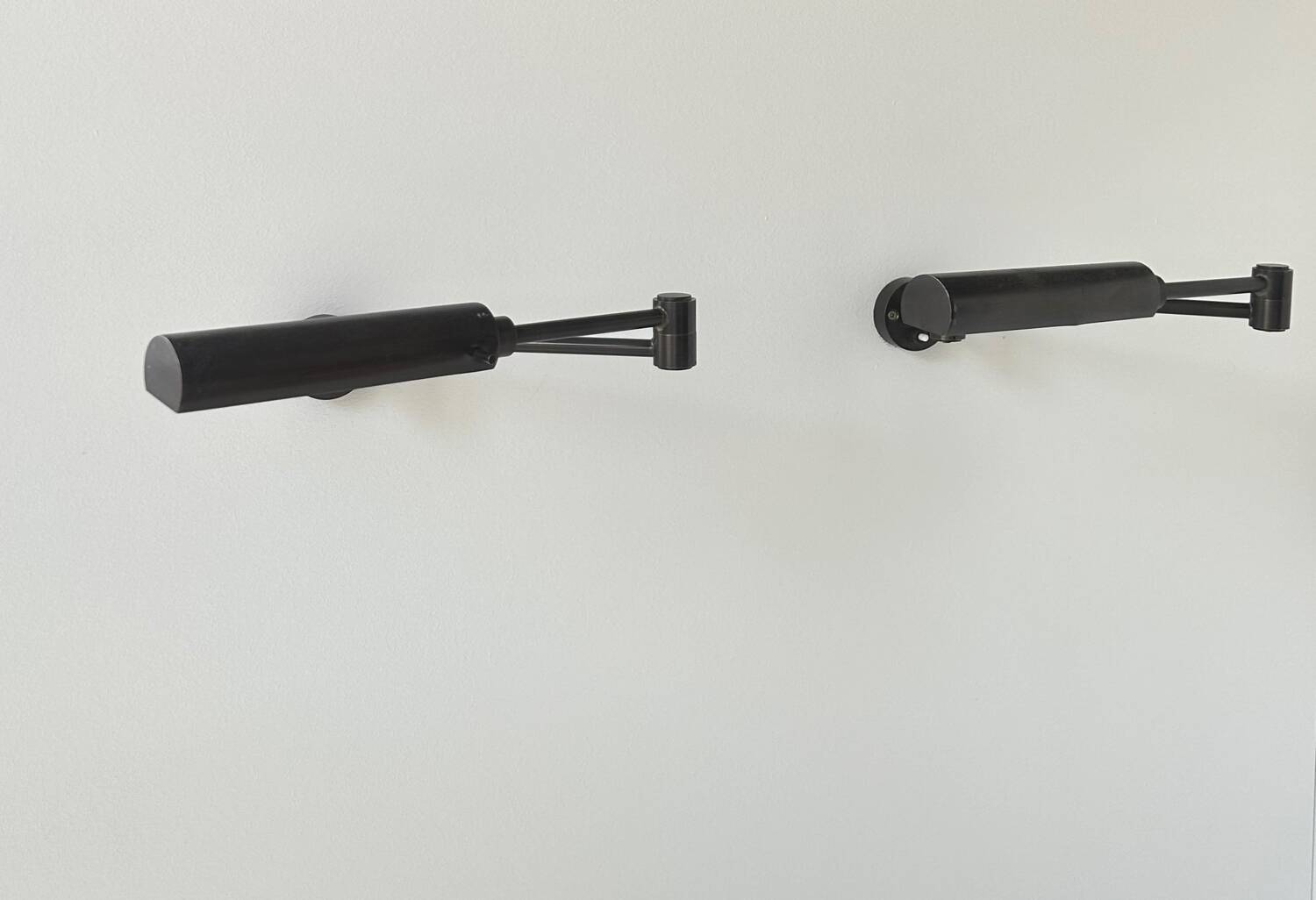 Paire d’appliques vintage orientable en laiton, France 1970