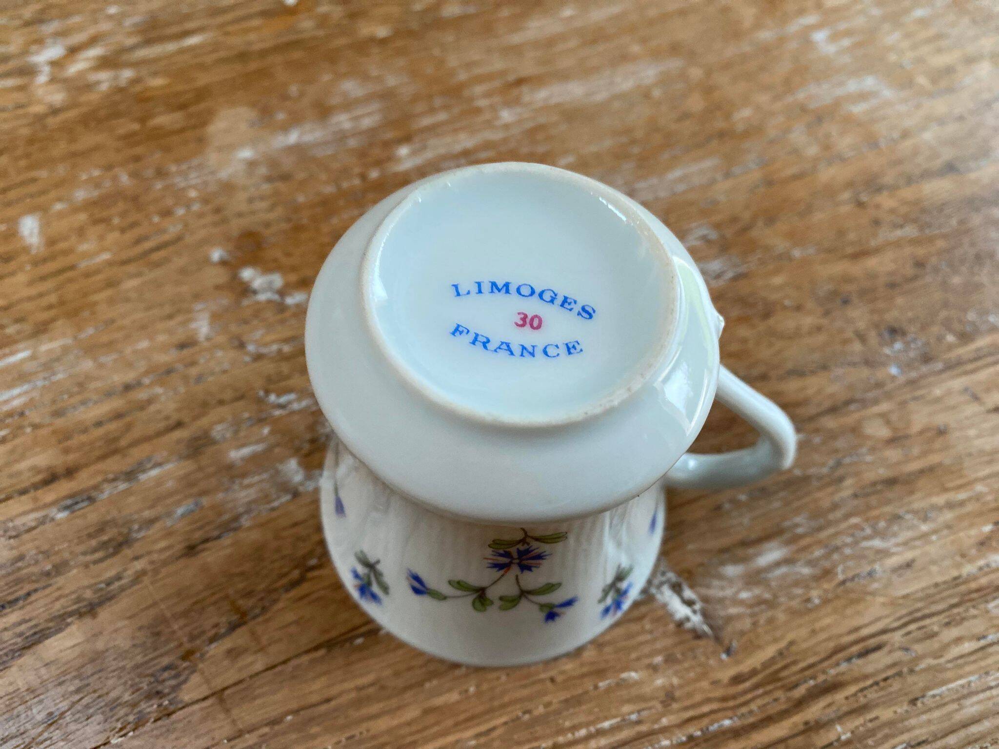 Set of 2 Istanbul and LImoges porcelain cups decorated with small blue flowers