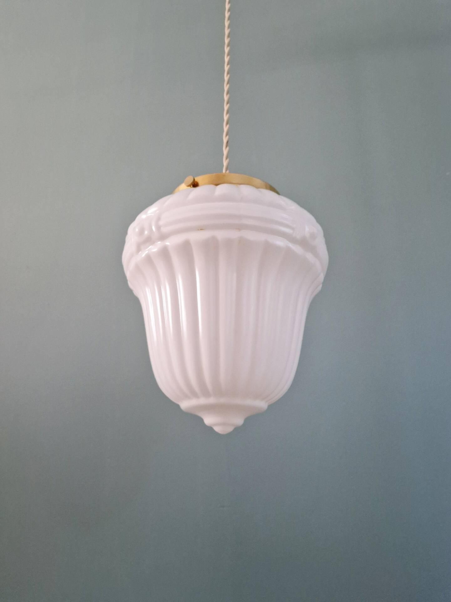 Art Deco suspension in pressed white glass, 1920s-30s.